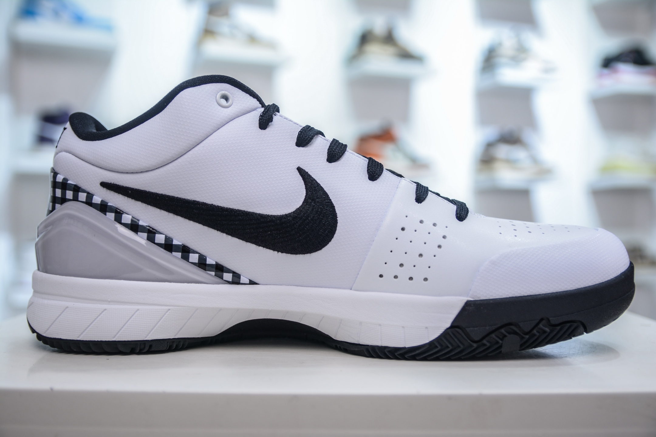 TOP纯原 NK Zoom Kobe 4 ”Mambacita” 科比四代 GiGi白黑 Zoom Turbo气垫后掌EVA缓震 FJ9363-100
