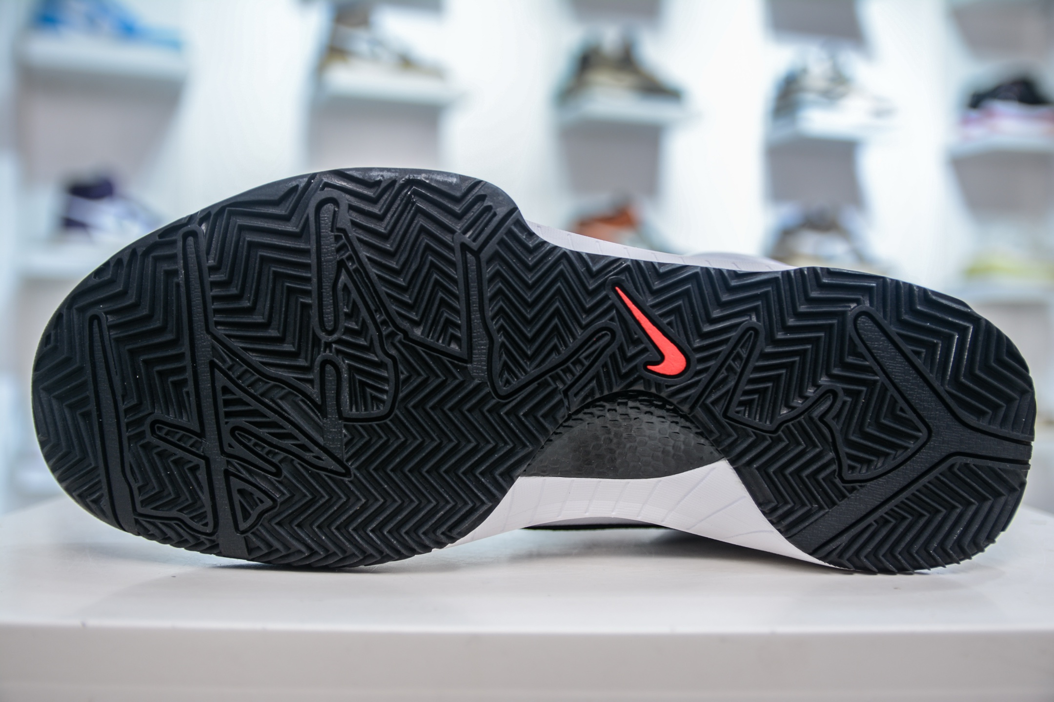 TOP纯原 NK Zoom Kobe 4 ”Mambacita” 科比四代 GiGi白黑 Zoom Turbo气垫后掌EVA缓震 FJ9363-100