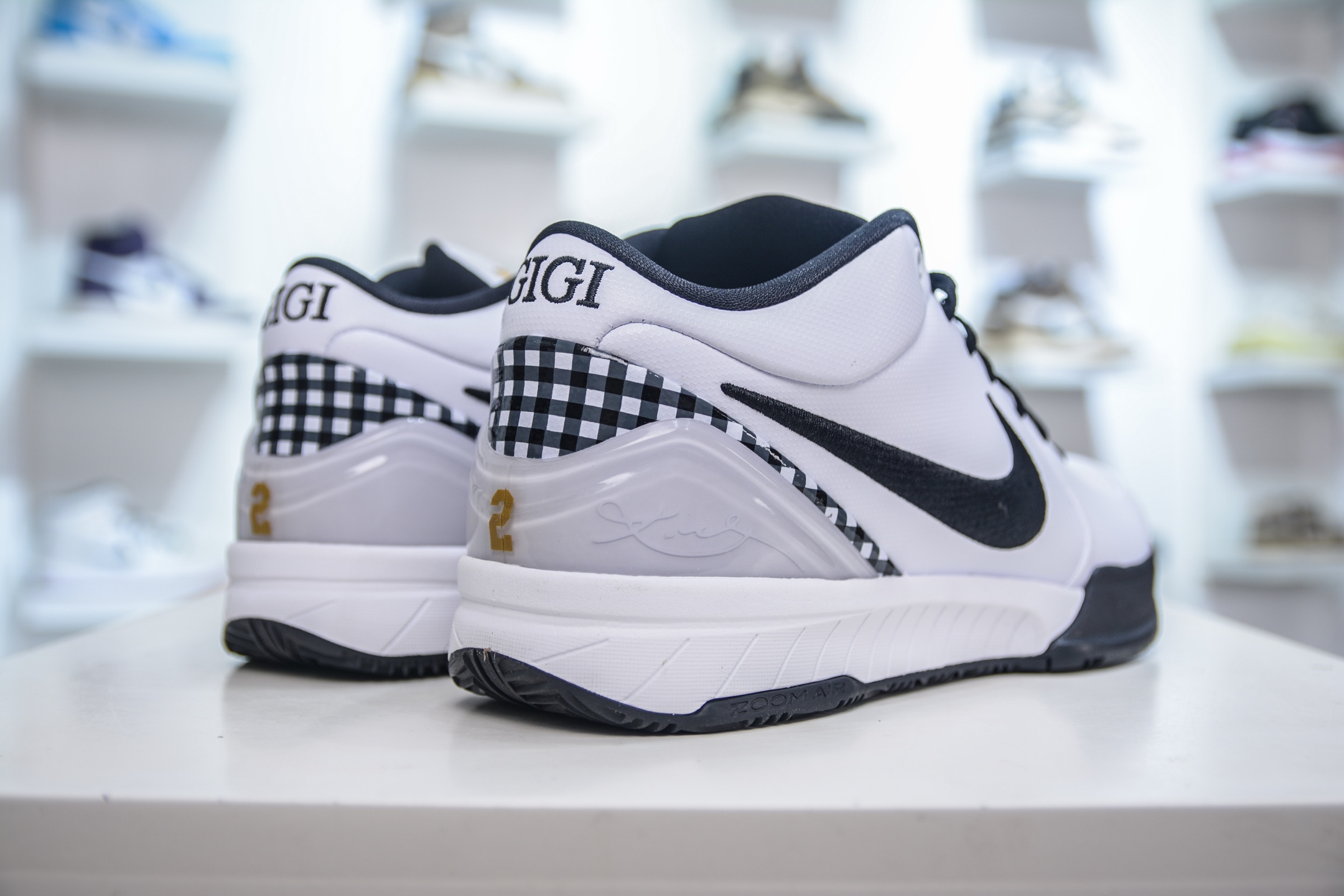 TOP纯原 NK Zoom Kobe 4 ”Mambacita” 科比四代 GiGi白黑 Zoom Turbo气垫后掌EVA缓震 FJ9363-100