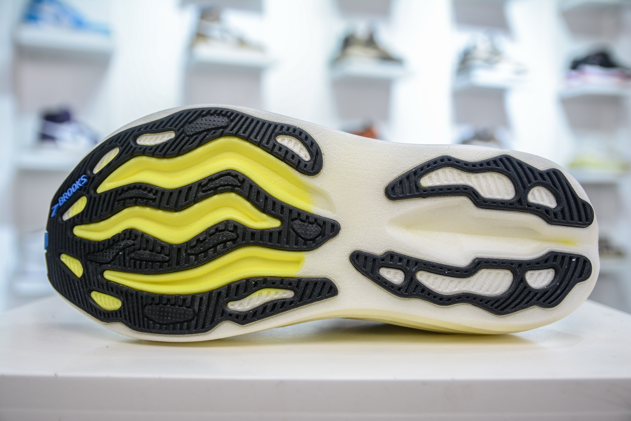 Brooks 布鲁克斯 Glycerin Max 超弹轻盈跑步鞋 110447 1D 099