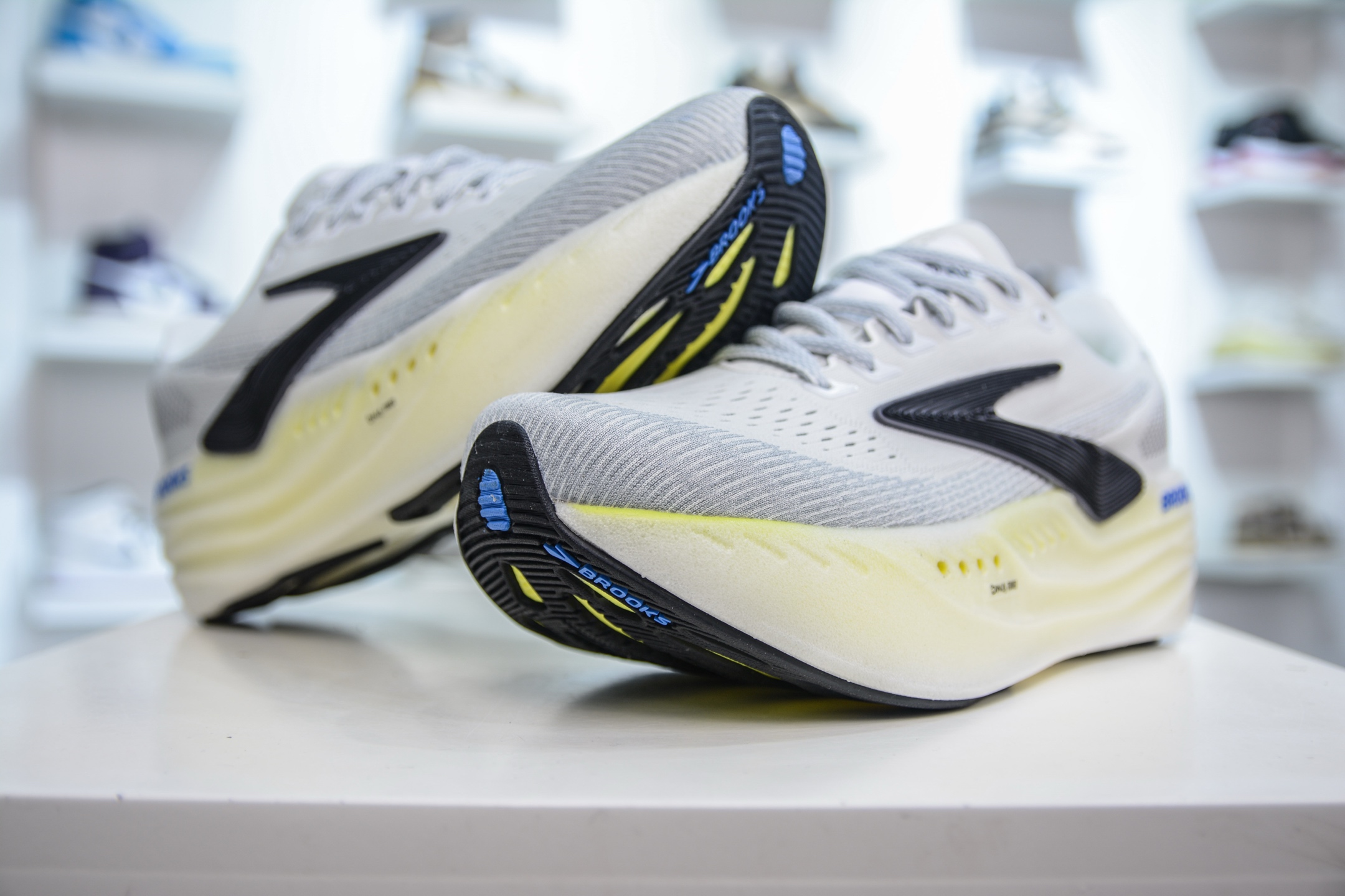 Brooks 布鲁克斯 Glycerin Max 超弹轻盈跑步鞋 110447 1D 099