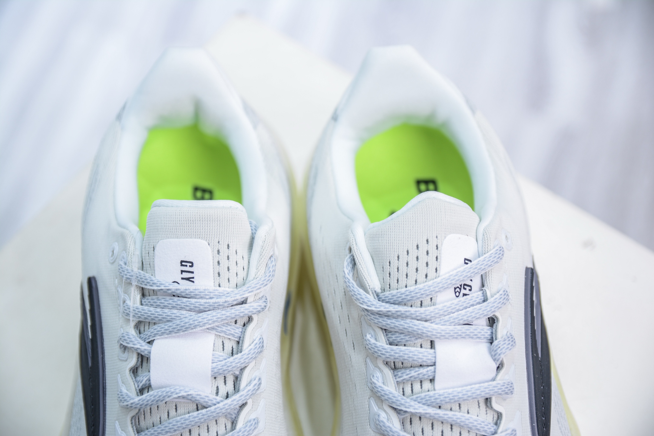Brooks 布鲁克斯 Glycerin Max 超弹轻盈跑步鞋 110447 1D 099