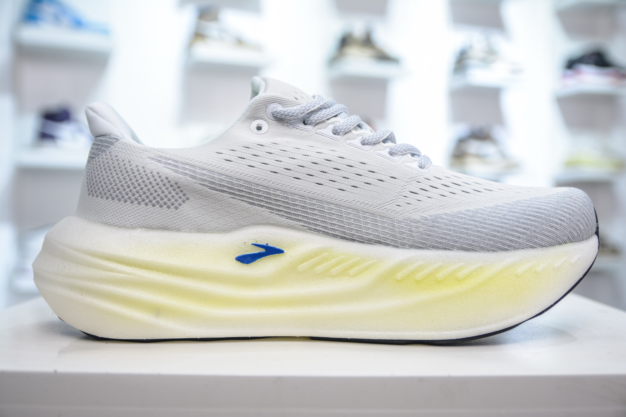 Brooks 布鲁克斯 Glycerin Max 超弹轻盈跑步鞋 110447 1D 099