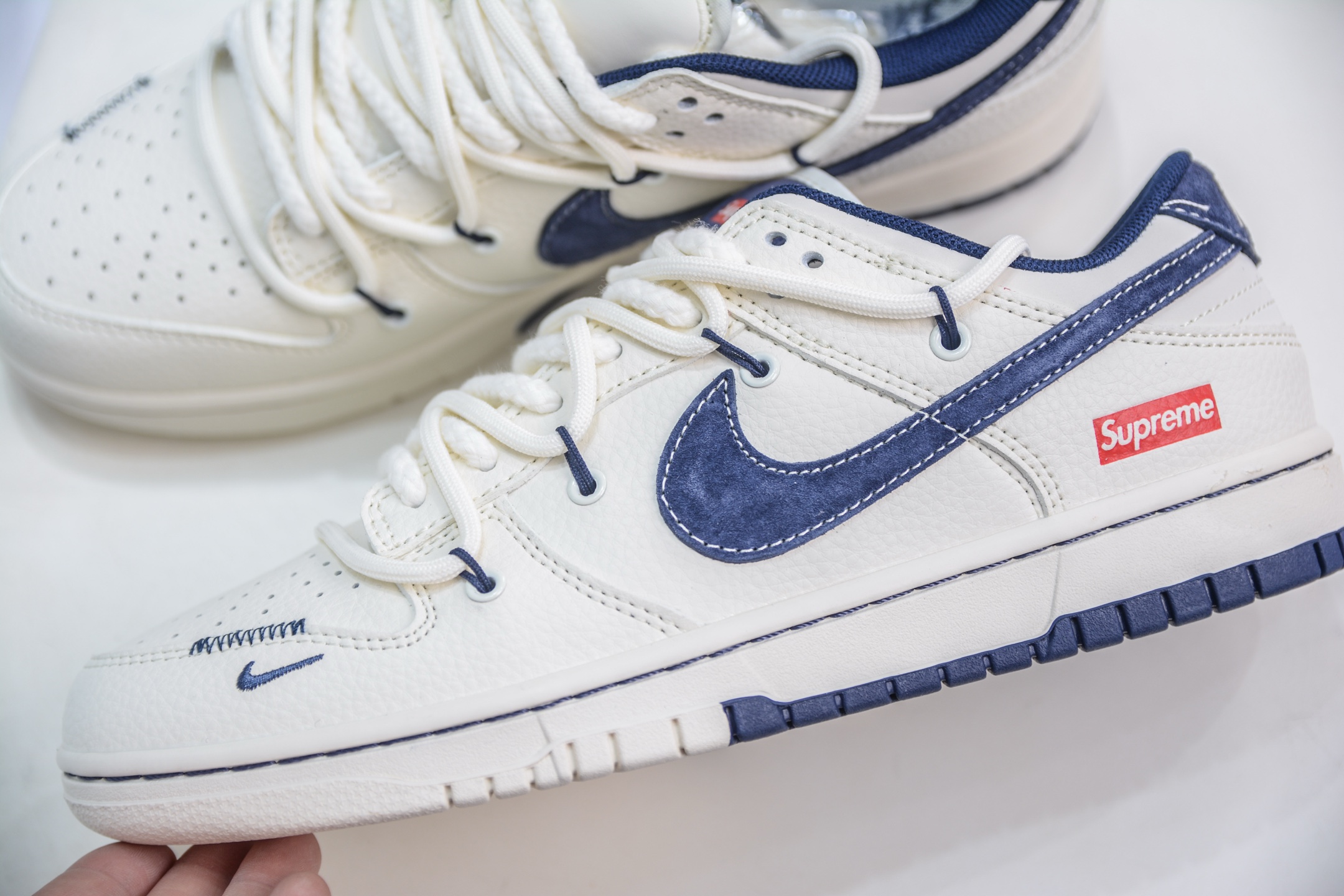 Nike SB Dunk Low x Supreme SUP联名-米白藏蓝勾绑带 YX5066-279