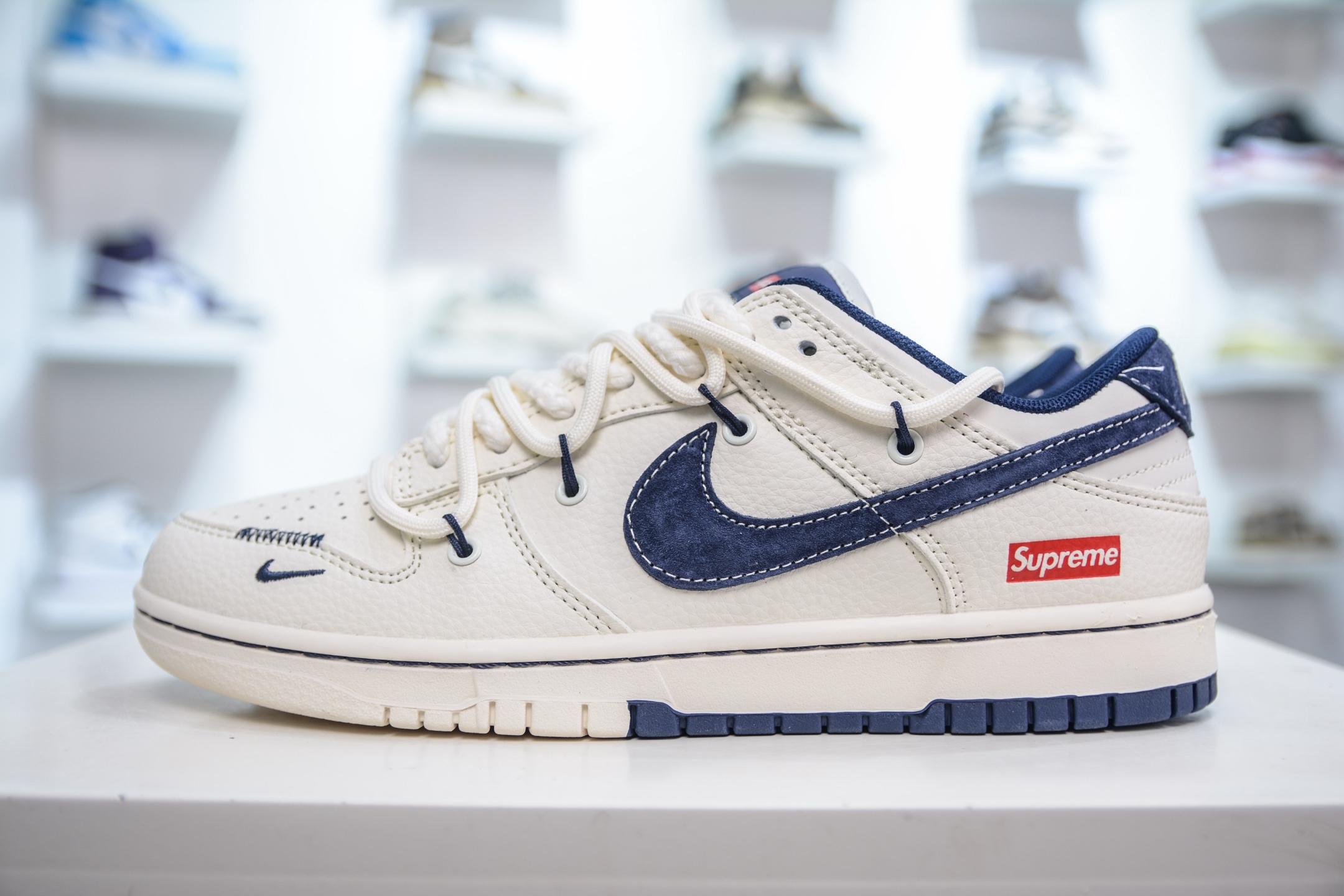 Nike SB Dunk Low x Supreme SUP联名-米白藏蓝勾绑带 YX5066-279