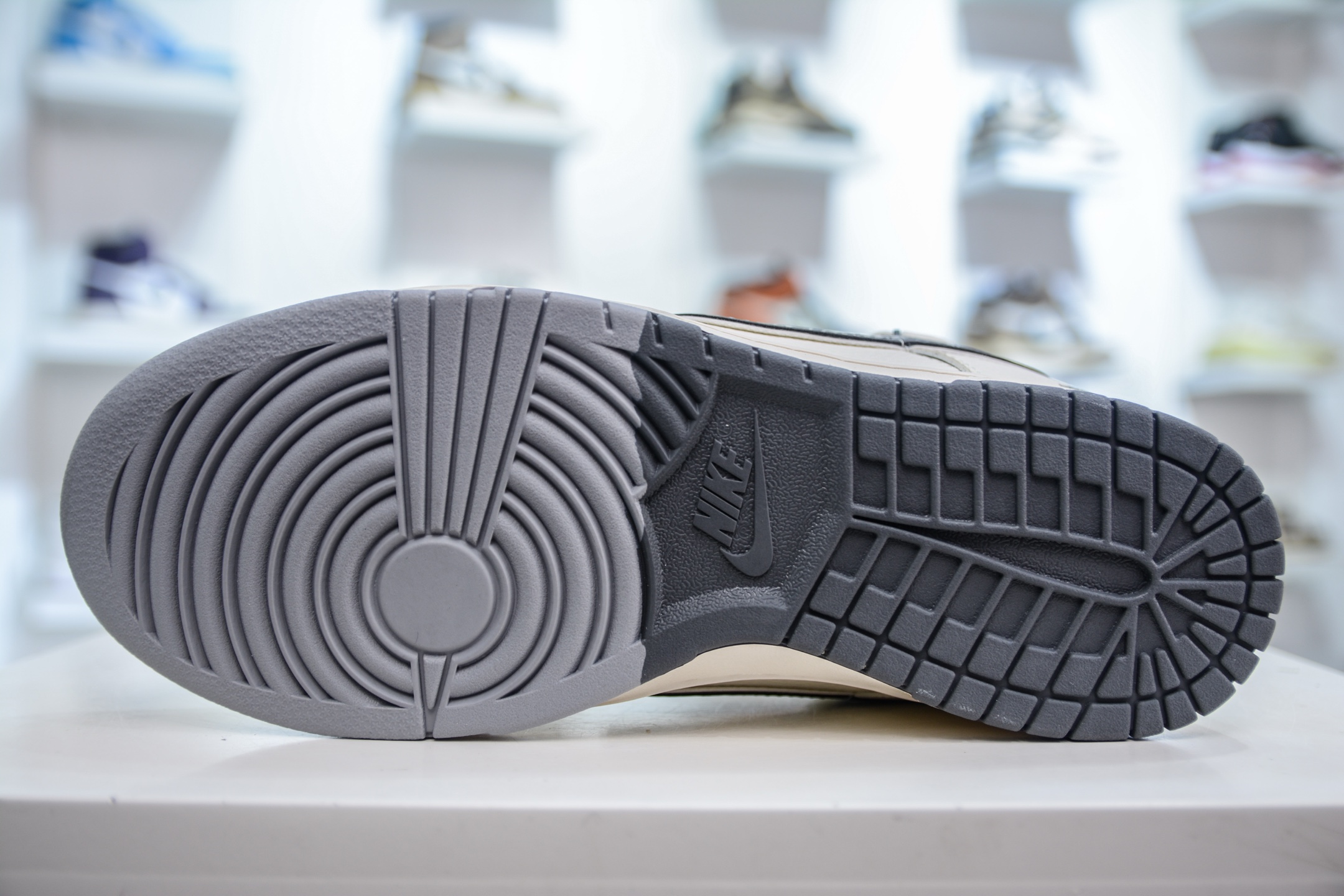 Nike SB Dunk Low x Louis Vuitton LV联名-白灰 DM6868-082