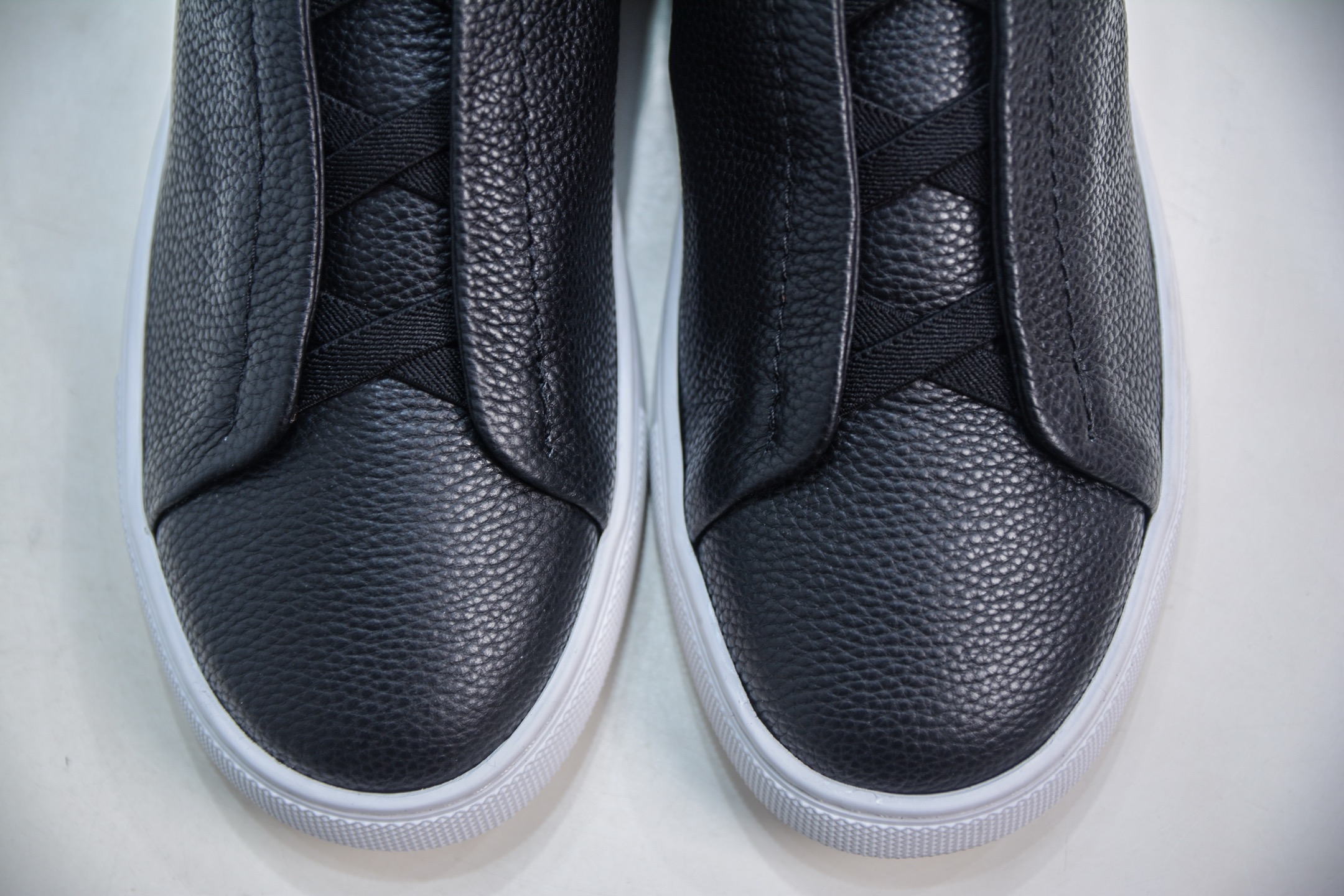 Zegna Triple Stitch 杰尼亚皮革 圆头平底 低帮低帮运动鞋 摔