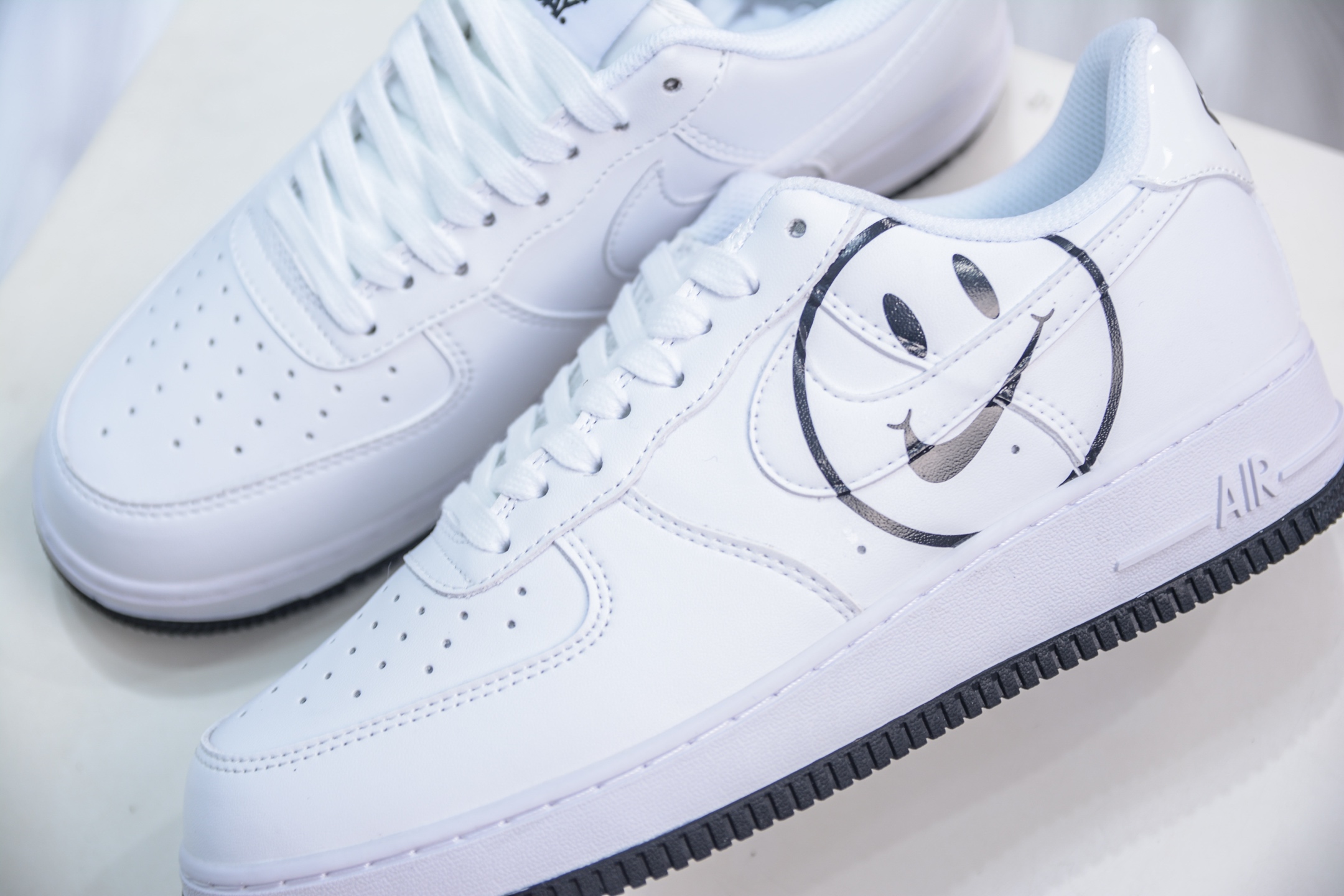 PB版 Nike Air Force 1′07 Low 笑脸 空军一号低帮百搭休闲运动板鞋 BQ9044-100
