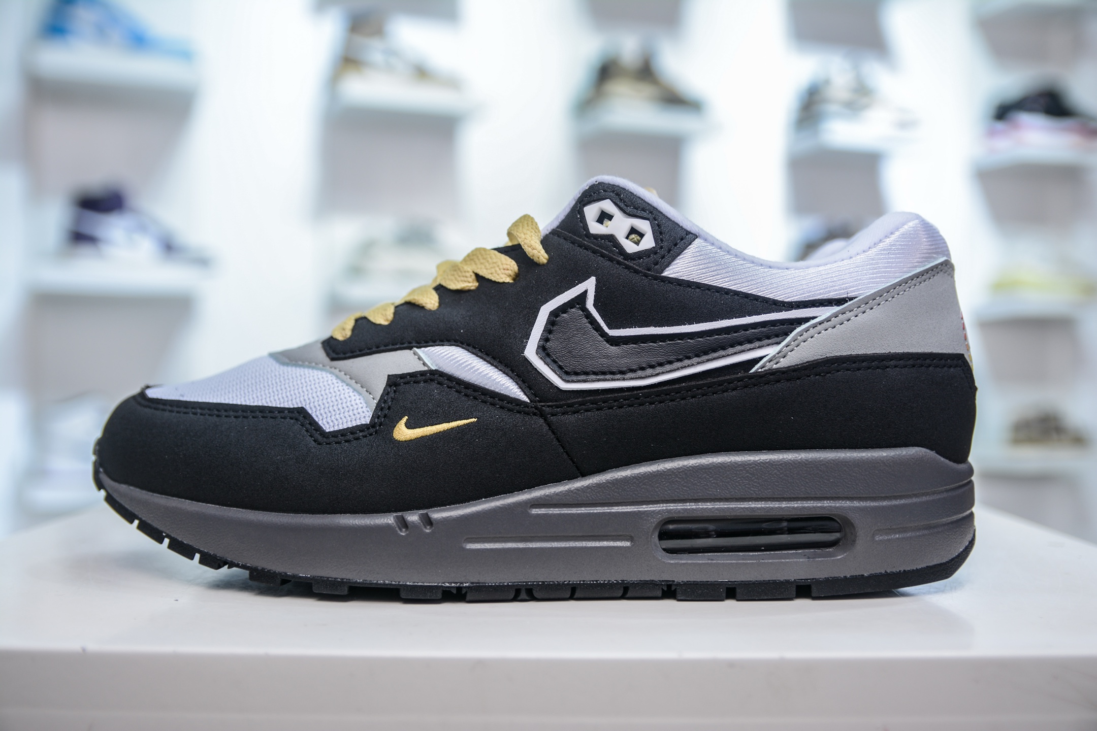 NK Air Max 1 初代复古气垫慢跑鞋 IB9898-001