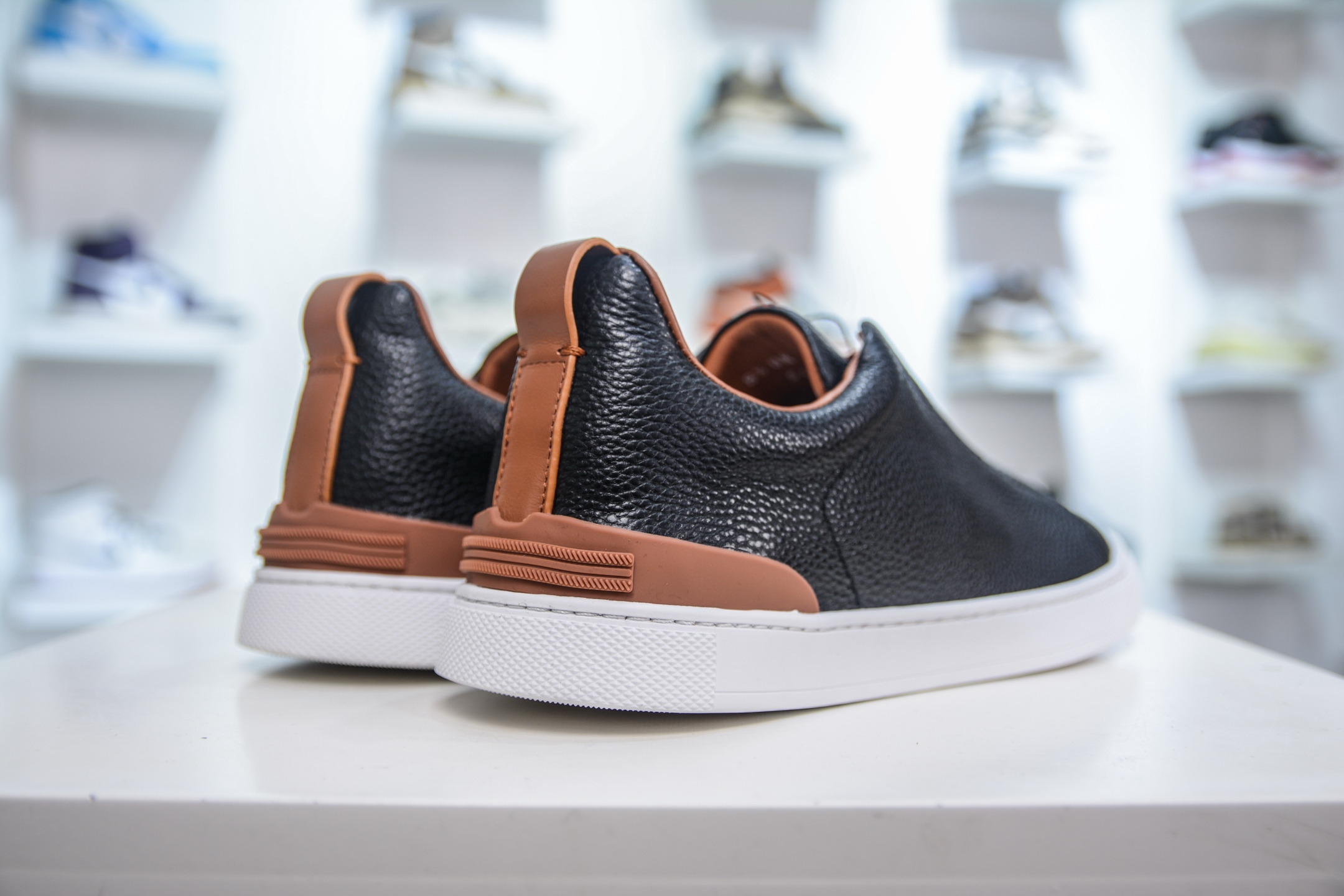 Zegna Triple Stitch 杰尼亚皮革 圆头平底 低帮低帮运动鞋
