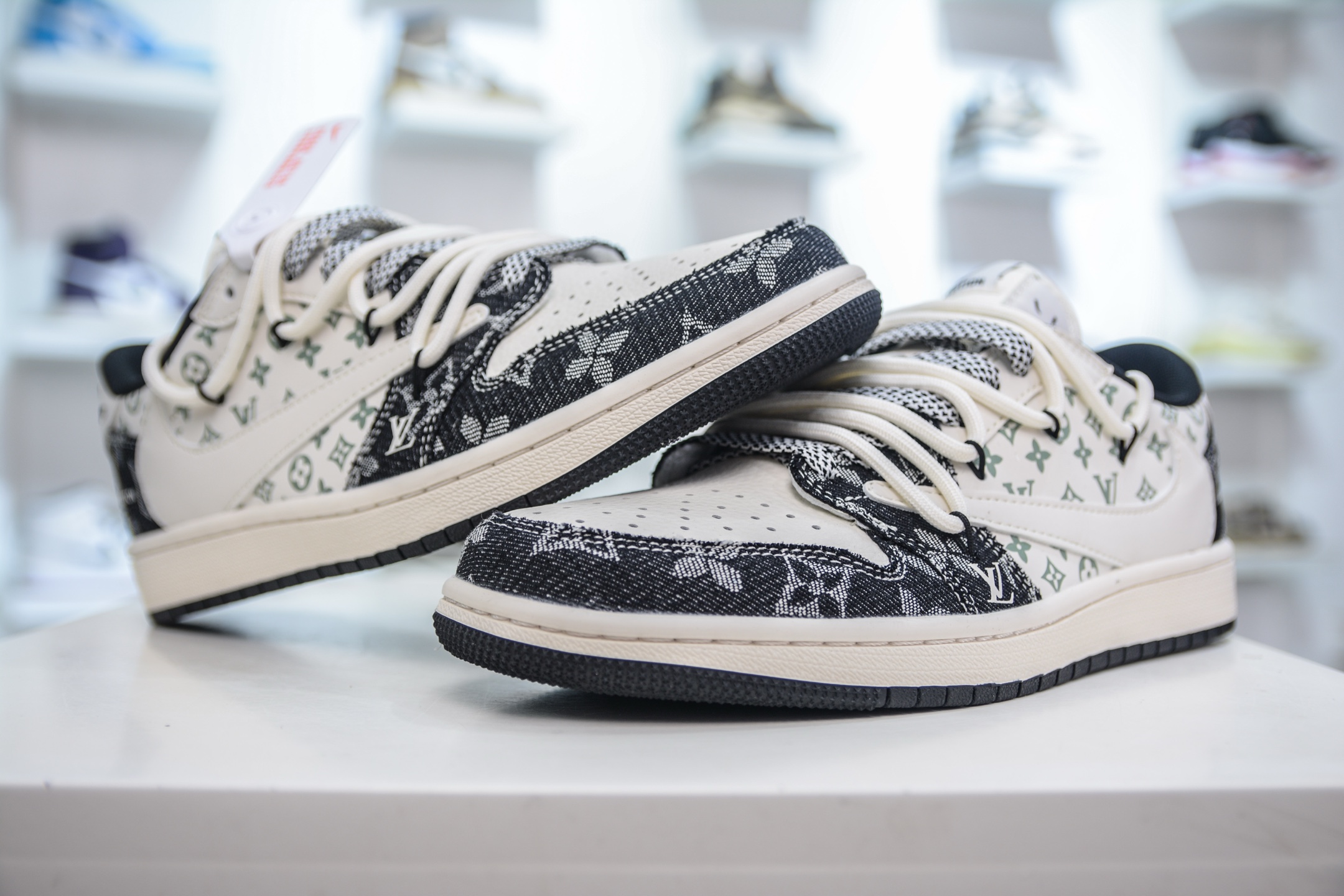 TS x Air Jordan x Stussy x Louis Vuitton AJ1 Low 倒钩低帮LV 联名-白黑牛仔抽绳 YX5066-323