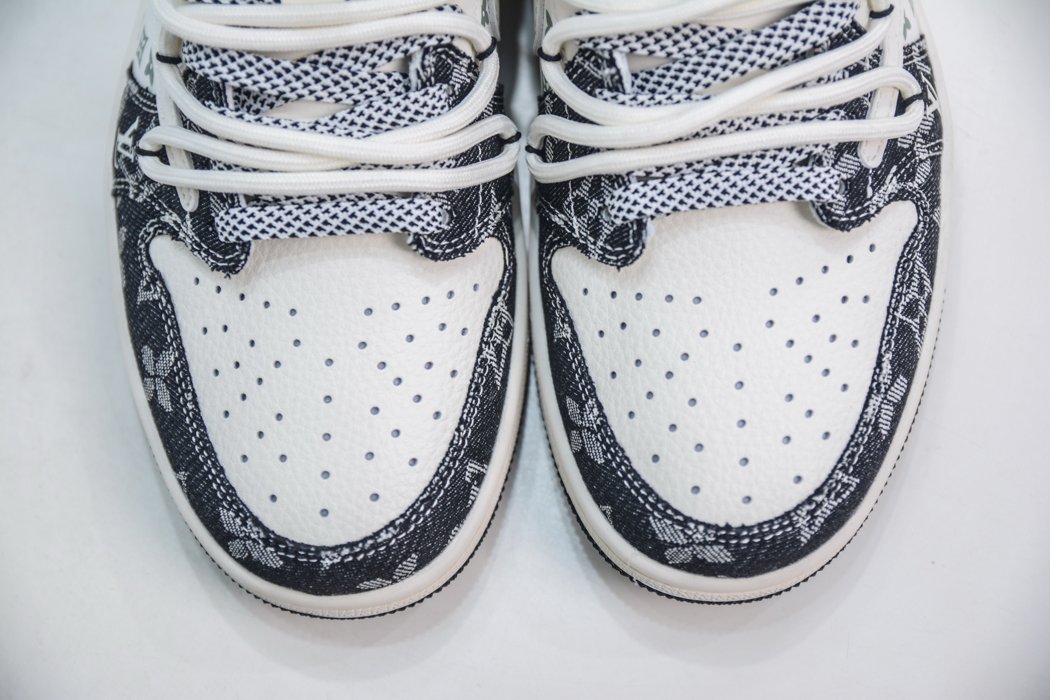 TS x Air Jordan x Stussy x Louis Vuitton AJ1 Low 倒钩低帮LV 联名-白黑牛仔抽绳 YX5066-323