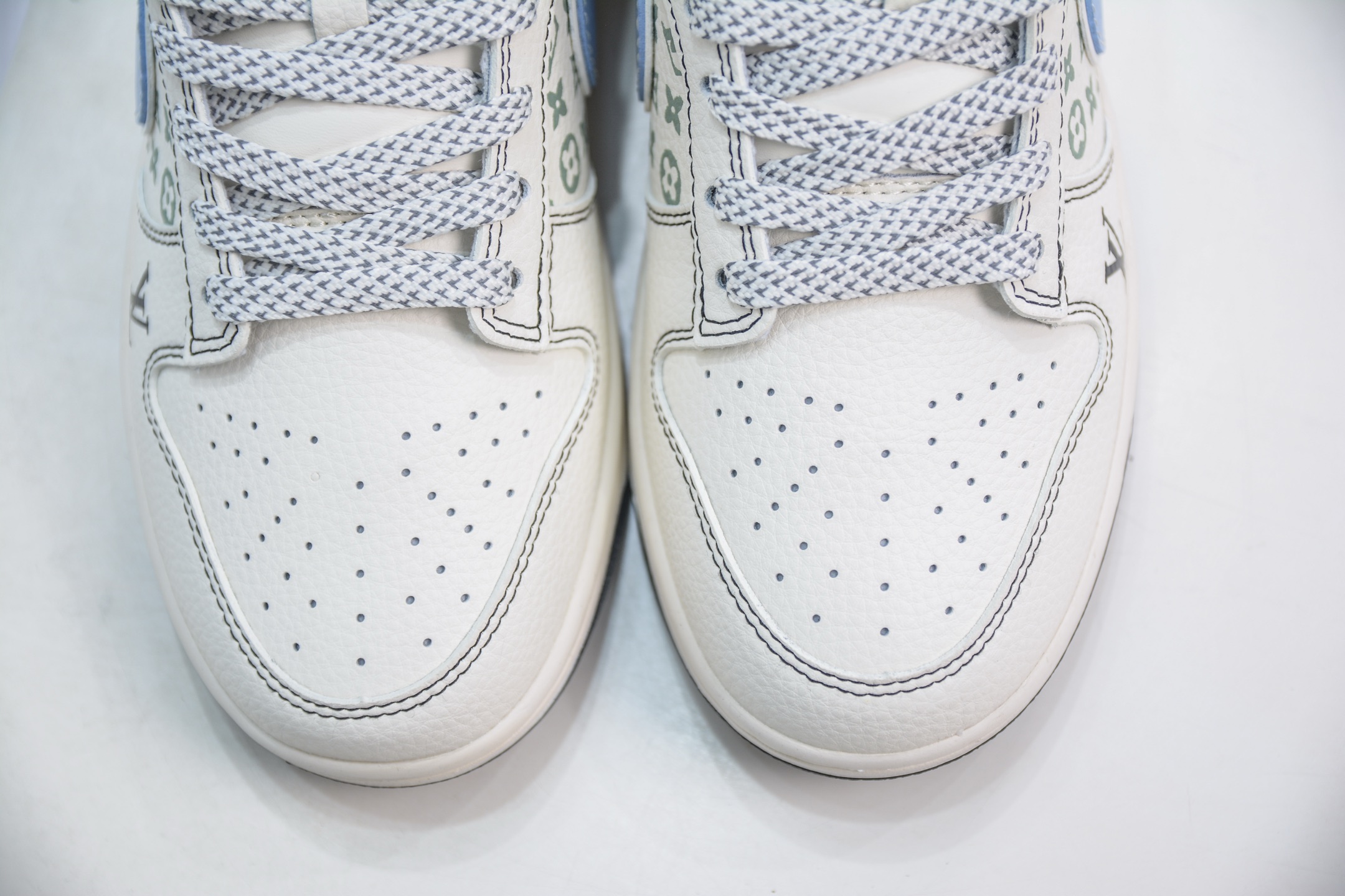 Nike SB Dunk Low x Louis Vuitton LV联名-白黑线蓝勾 XX3168-143