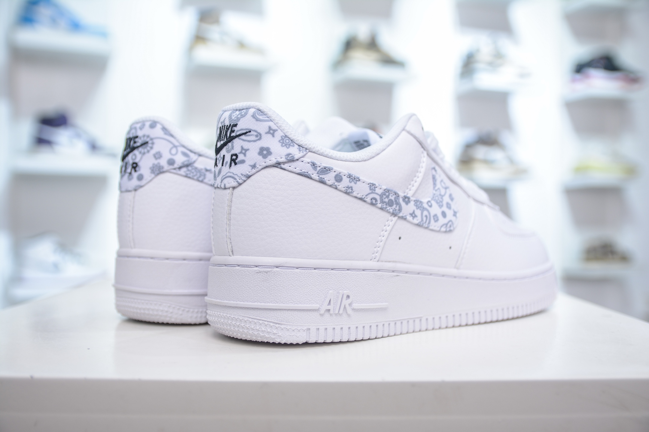 PB版 Nike Air Force 1 Low ”Paisley Swoosh”白灰腰果花 空军一号低帮百搭休闲运动板鞋 DJ9942-100