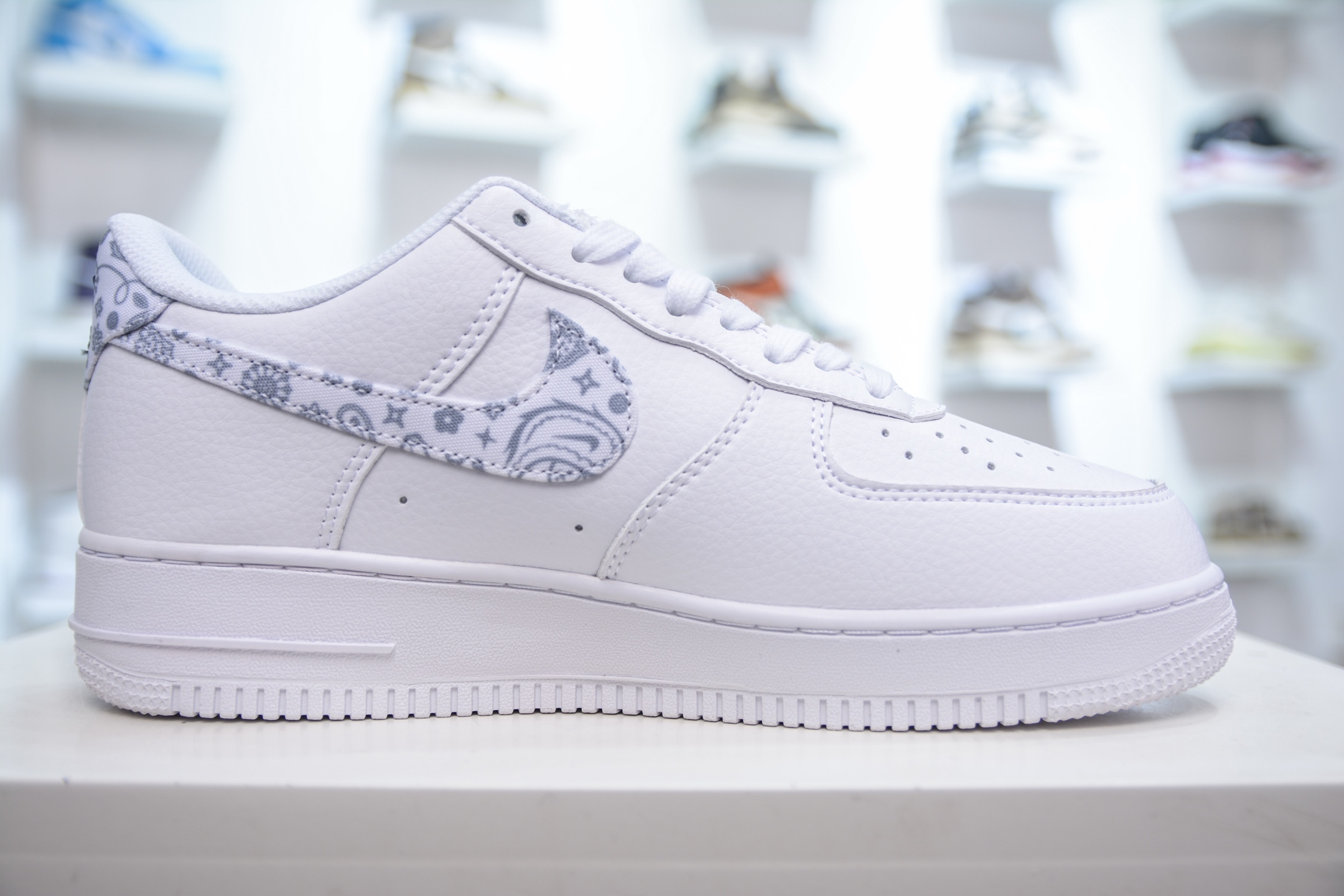 PB版 Nike Air Force 1 Low ”Paisley Swoosh”白灰腰果花 空军一号低帮百搭休闲运动板鞋 DJ9942-100