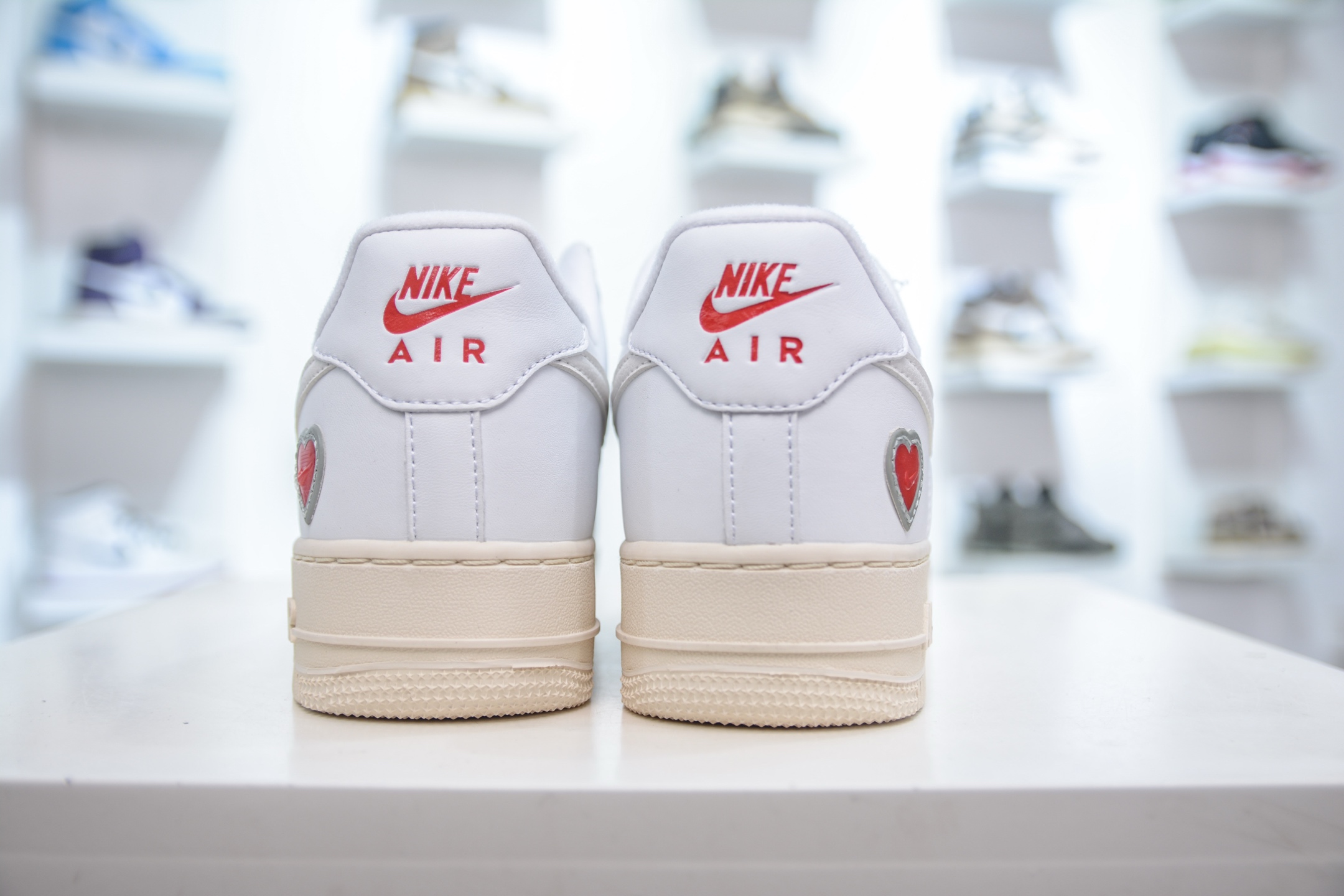 PB版 Nike Air Force 1 ”Valentines DAY” 爱心 情人节限定 空军一号低帮百搭休闲运动板鞋 DD7117-100