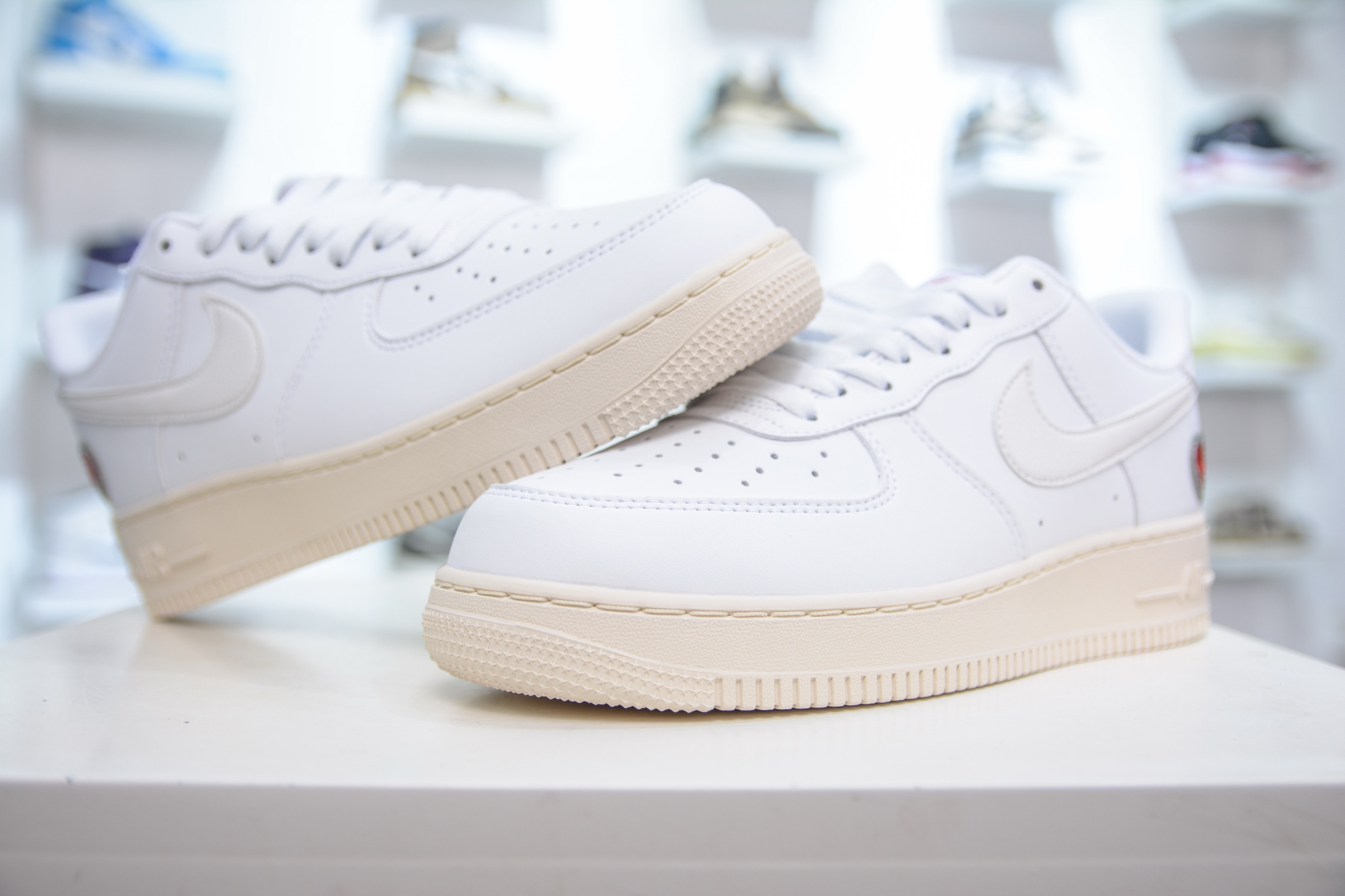 PB版 Nike Air Force 1 ”Valentines DAY” 爱心 情人节限定 空军一号低帮百搭休闲运动板鞋 DD7117-100