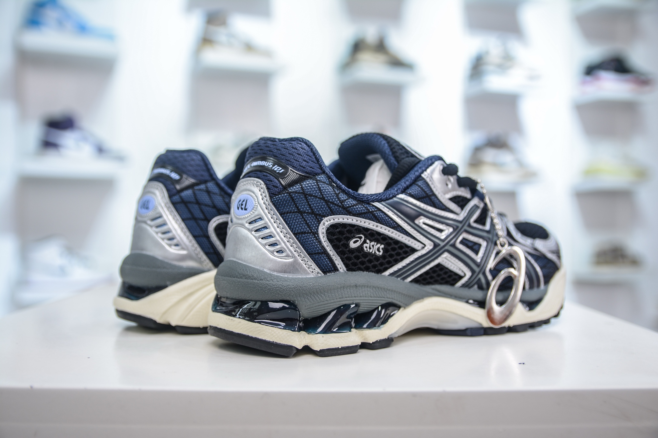 210 Asics GEL-Kahana NIMBUS 10.1 耐磨透气低帮休闲鞋 1203A543-003