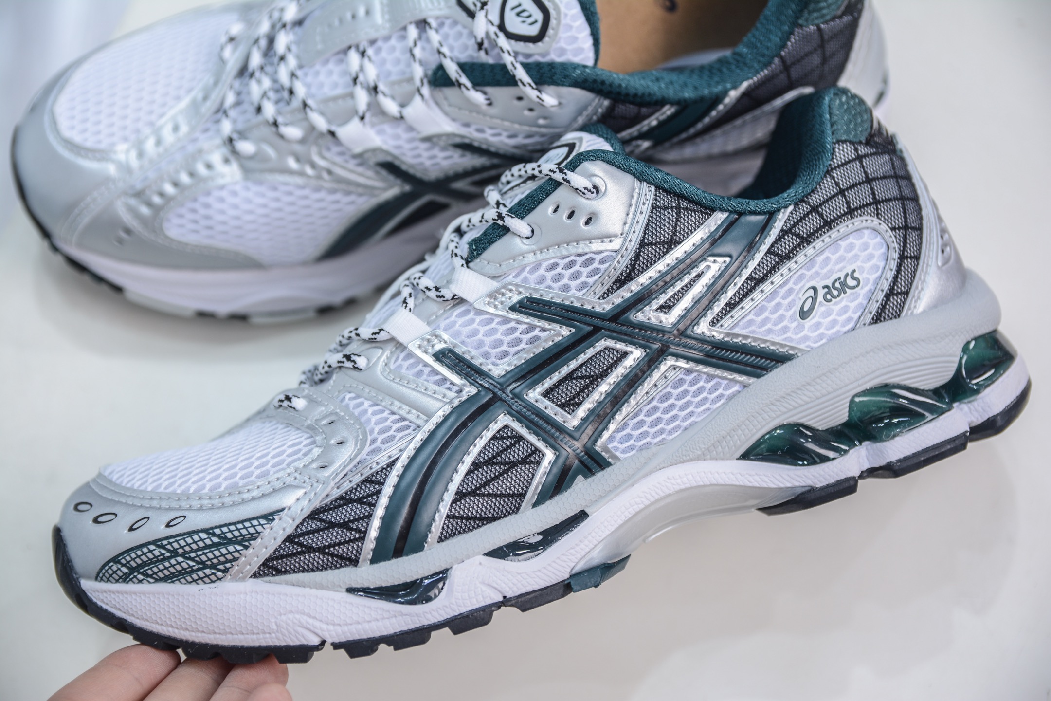 210 Asics GEL-Kahana NIMBUS 10.1 耐磨透气低帮休闲鞋 1203A543-103
