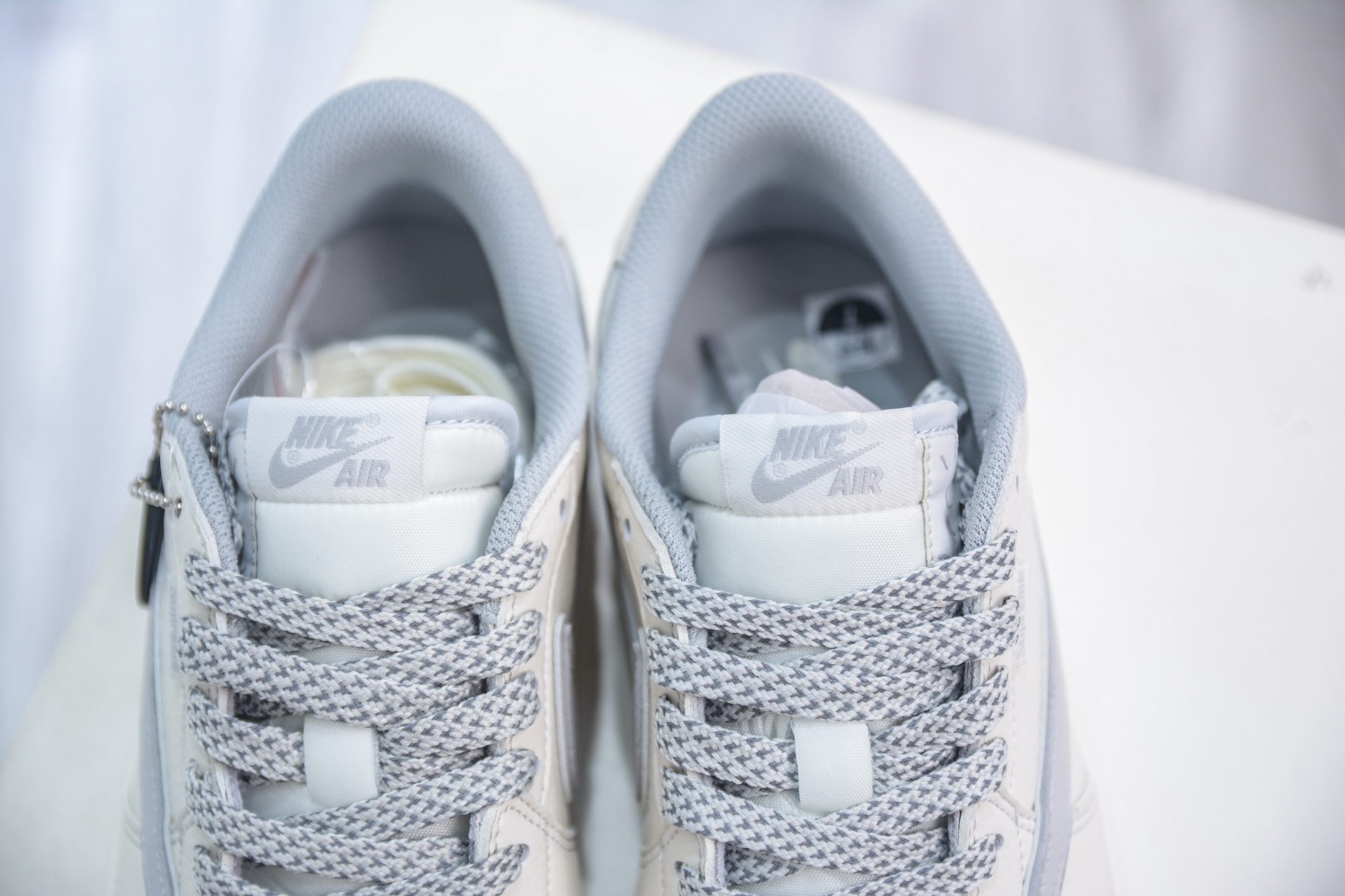 270 TS x Air Jordan x Supreme AJ1 Low 倒钩低帮联名SUP-米白灰 DH0223-322