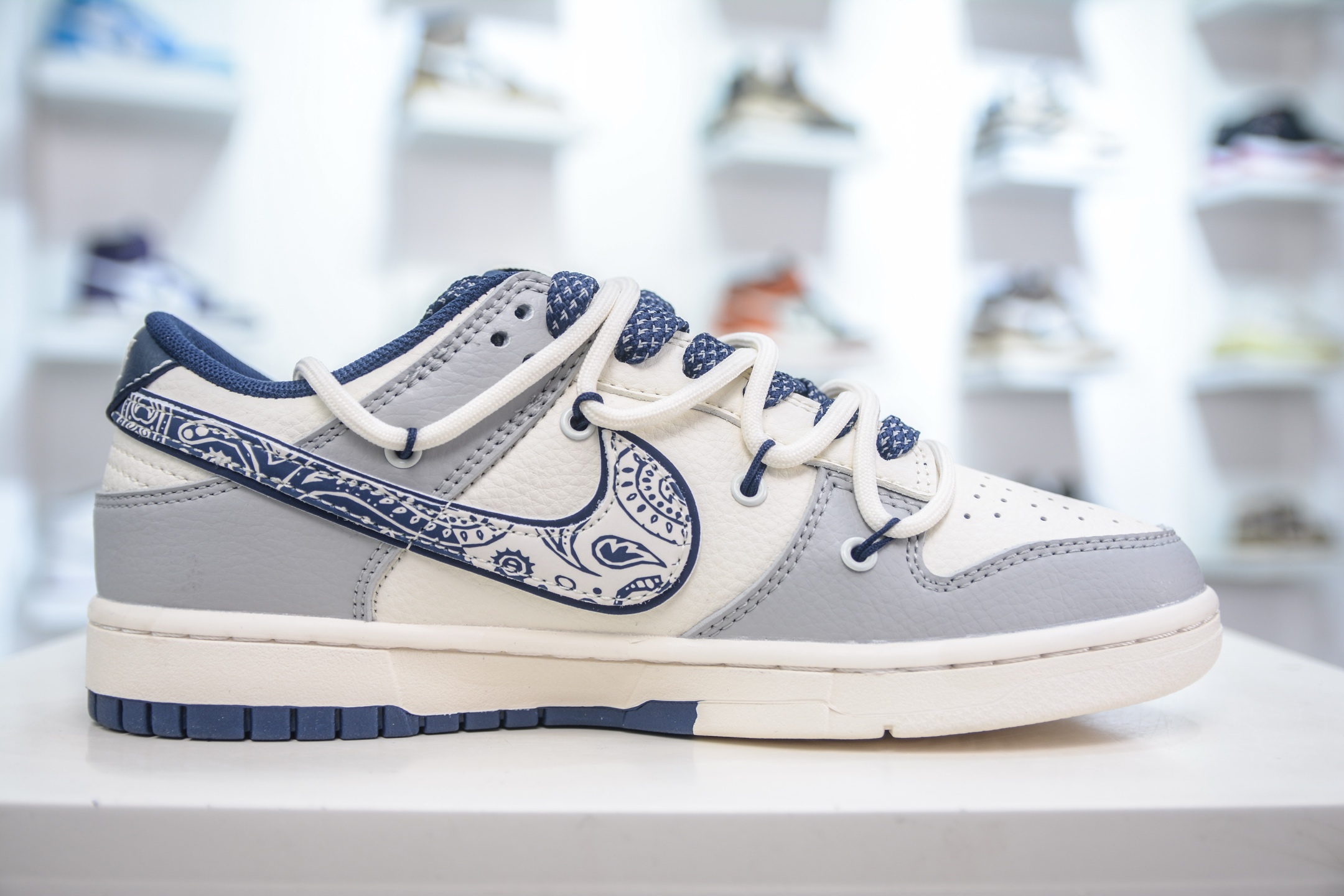 300 Nike SB Dunk Low x Louis Vuitton LV联名-白灰蓝绑带涂鸦勾 DM6868-074
