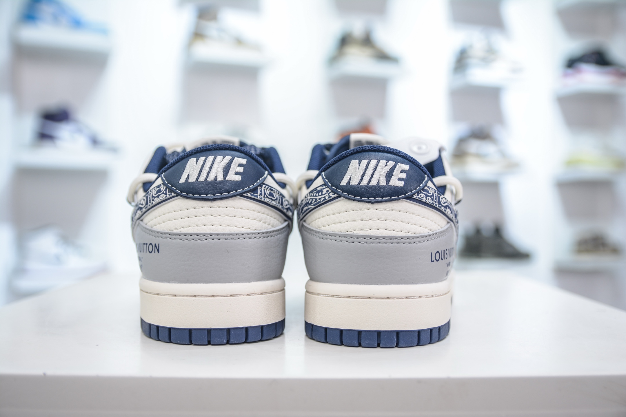 300 Nike SB Dunk Low x Louis Vuitton LV联名-白灰蓝绑带涂鸦勾 DM6868-074