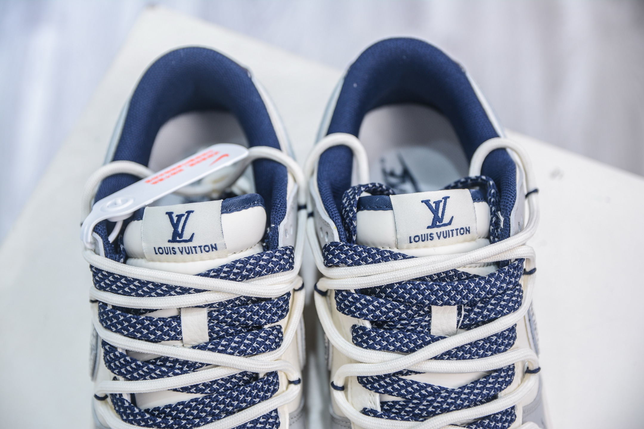 300 Nike SB Dunk Low x Louis Vuitton LV联名-白灰蓝绑带涂鸦勾 DM6868-074