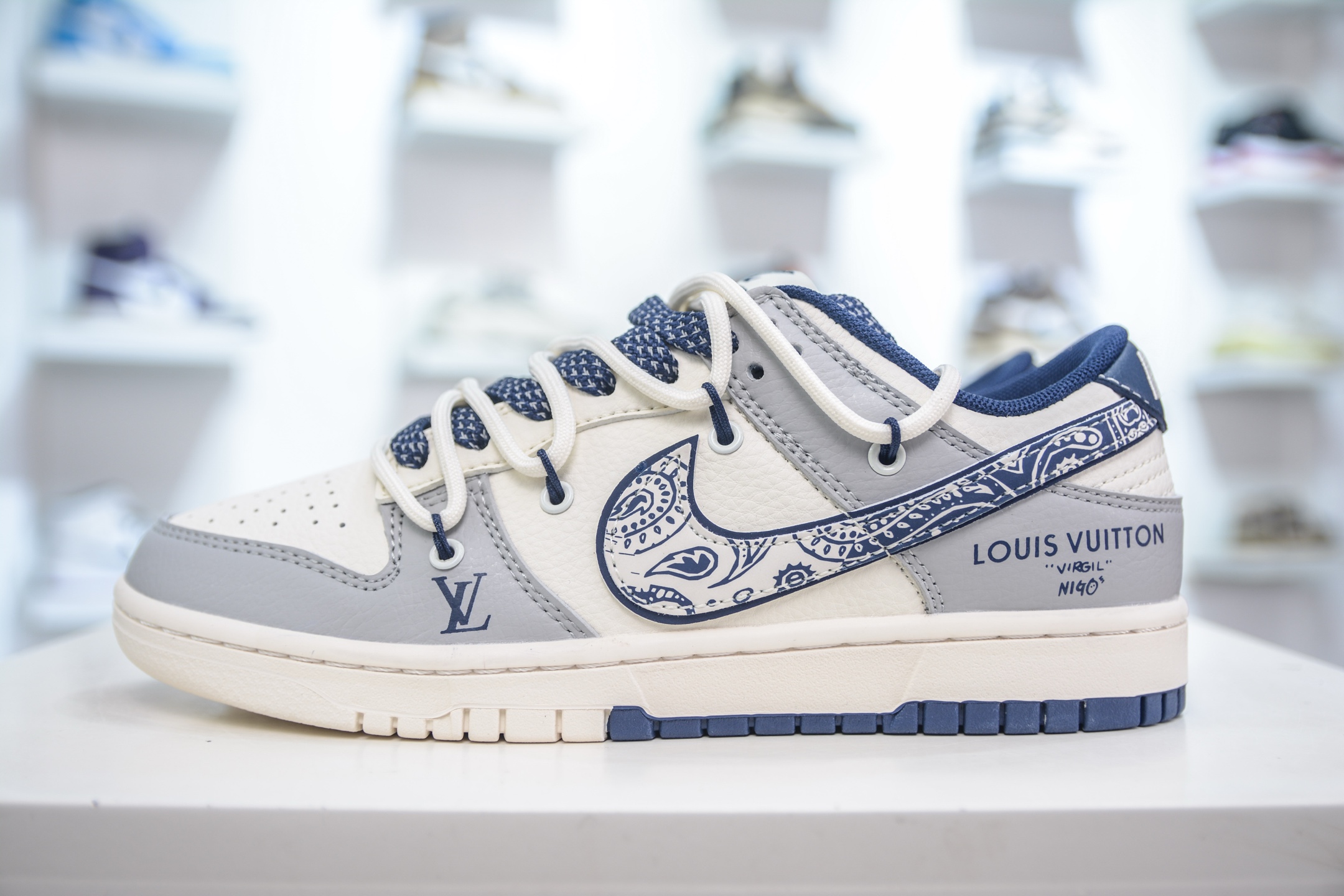300 Nike SB Dunk Low x Louis Vuitton LV联名-白灰蓝绑带涂鸦勾 DM6868-074