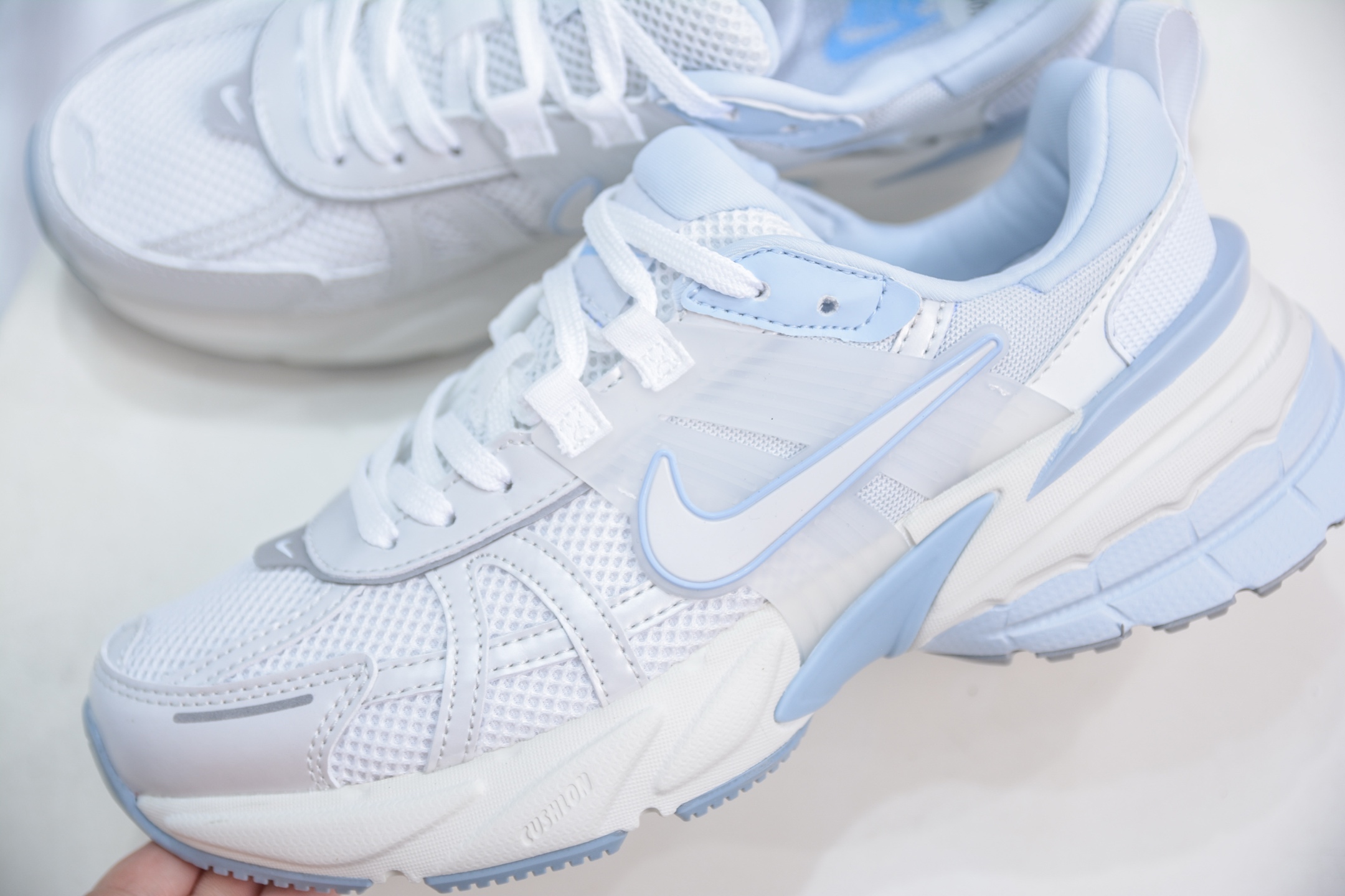 200 NIKE V2K Runtekk 充正版本减震防滑复古低帮跑步鞋 FD0736-009