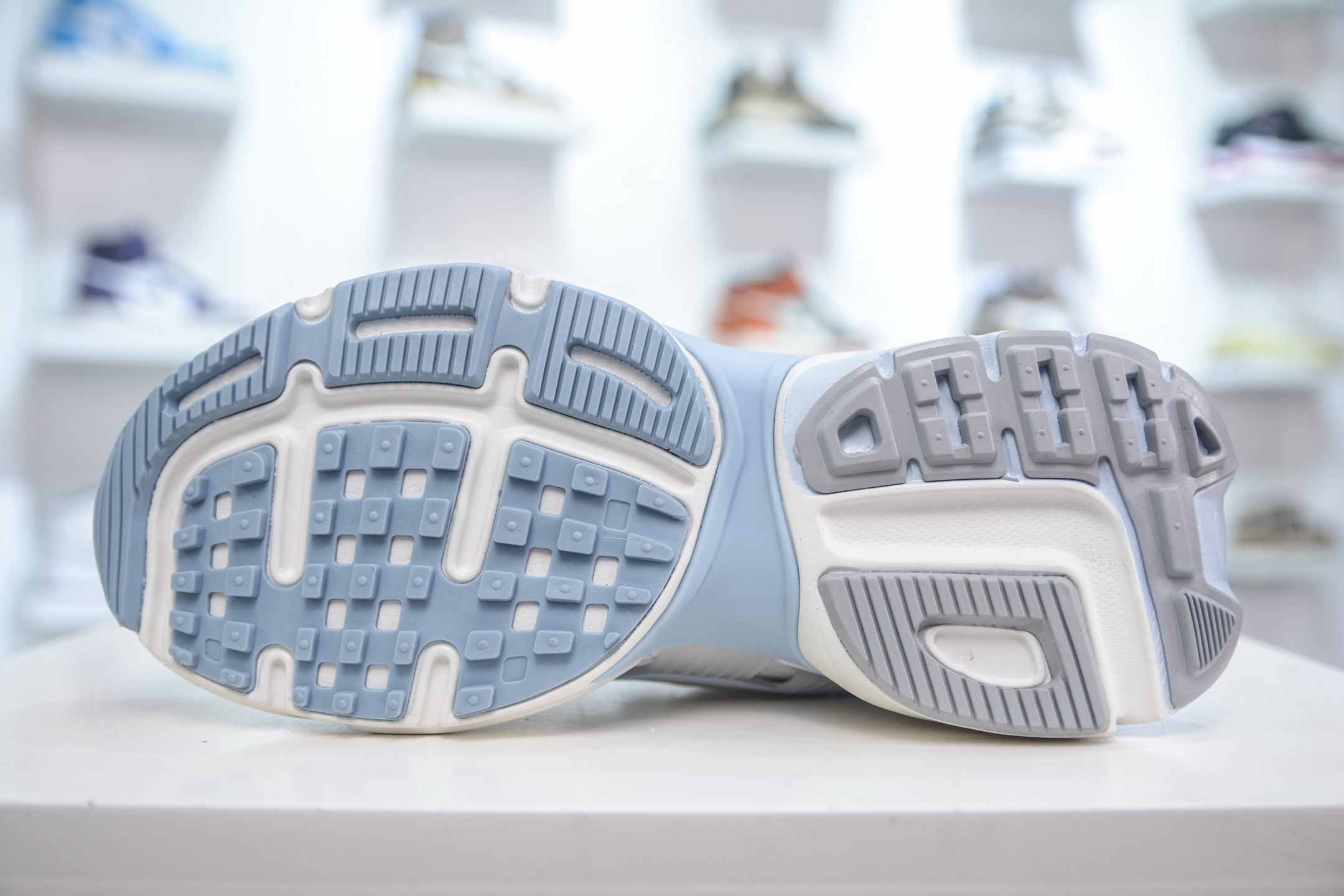 200 NIKE V2K Runtekk 充正版本减震防滑复古低帮跑步鞋 FD0736-009