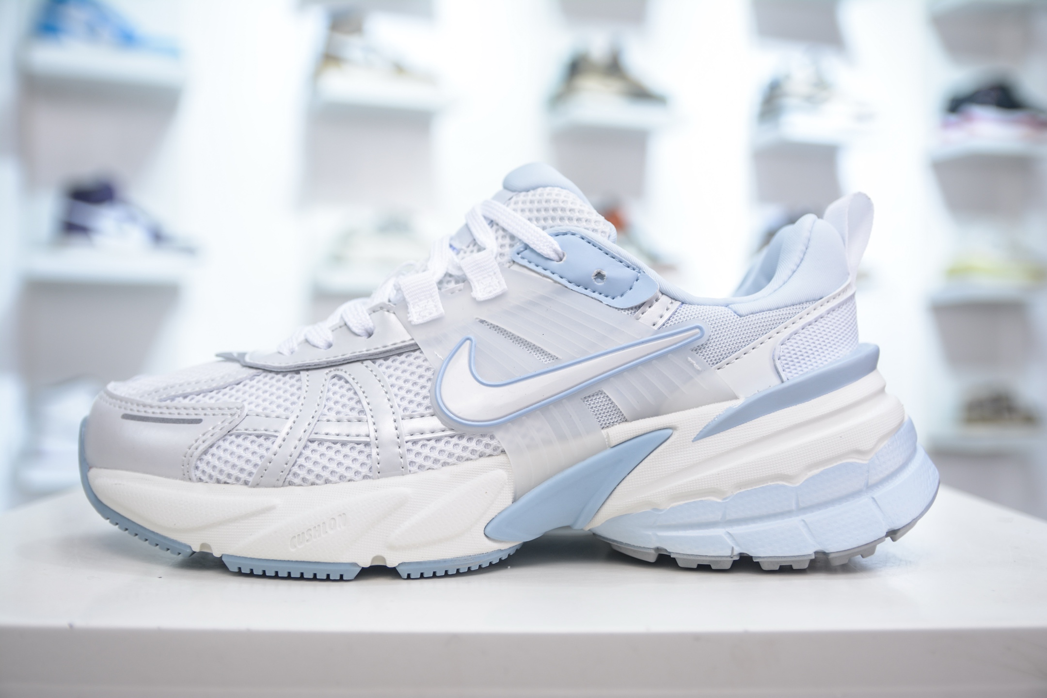 200 NIKE V2K Runtekk 充正版本减震防滑复古低帮跑步鞋 FD0736-009