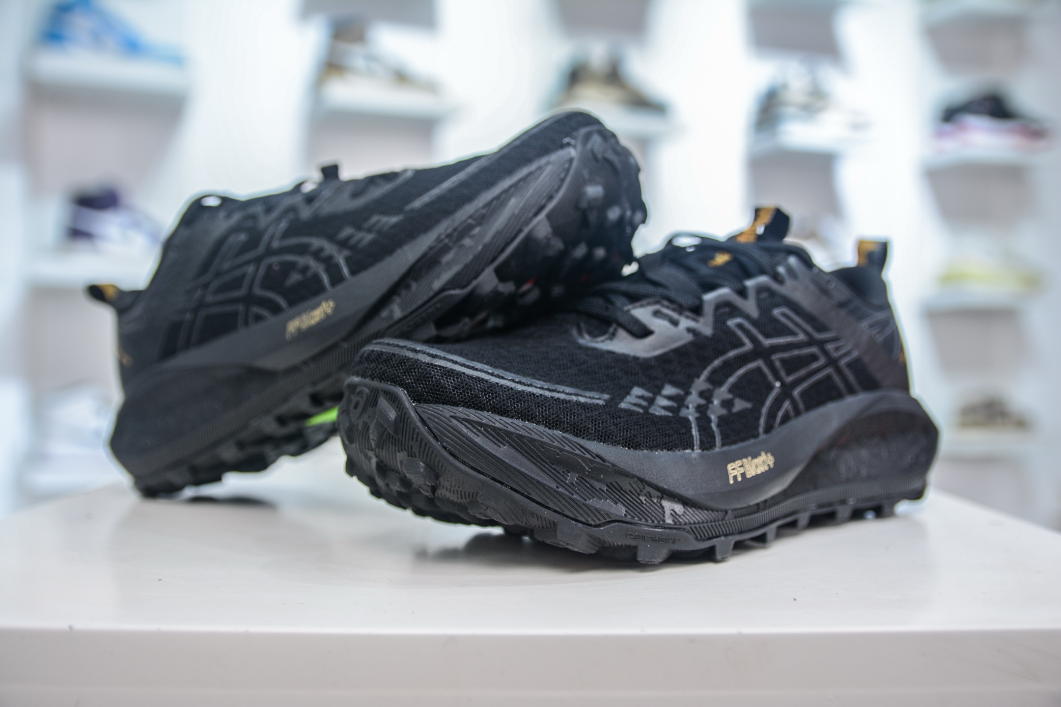 200 Asics Gel-Trabuco 13 复古亚瑟士透气休闲鞋缓震男子耐磨跑步鞋 1011B973-001