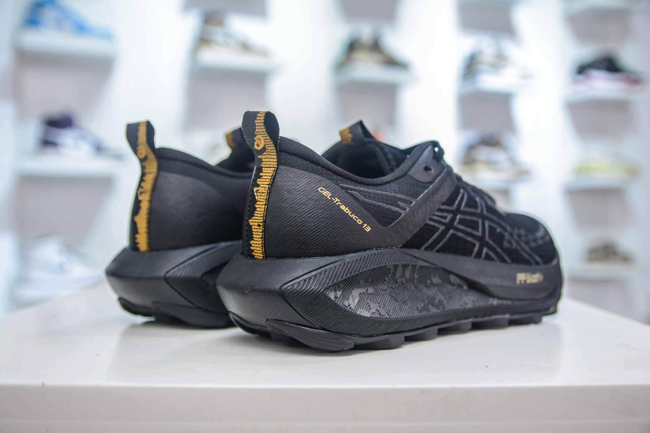 200 Asics Gel-Trabuco 13 复古亚瑟士透气休闲鞋缓震男子耐磨跑步鞋 1011B973-001