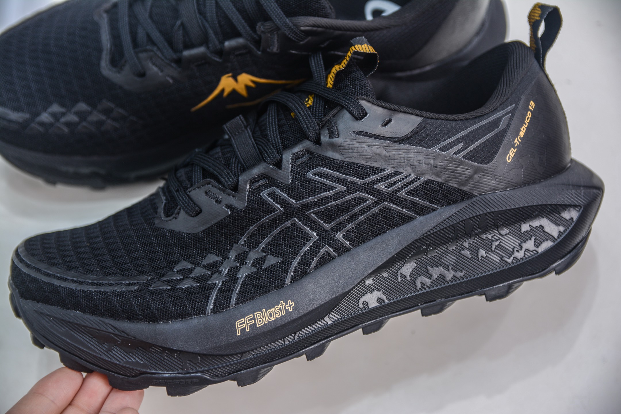 200 Asics Gel-Trabuco 13 复古亚瑟士透气休闲鞋缓震男子耐磨跑步鞋 1011B973-001