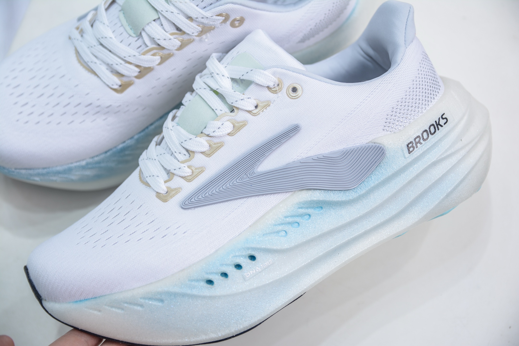 240 Brooks 布鲁克斯 Glycerin Max 超弹轻盈跑步鞋 120436 1B 166