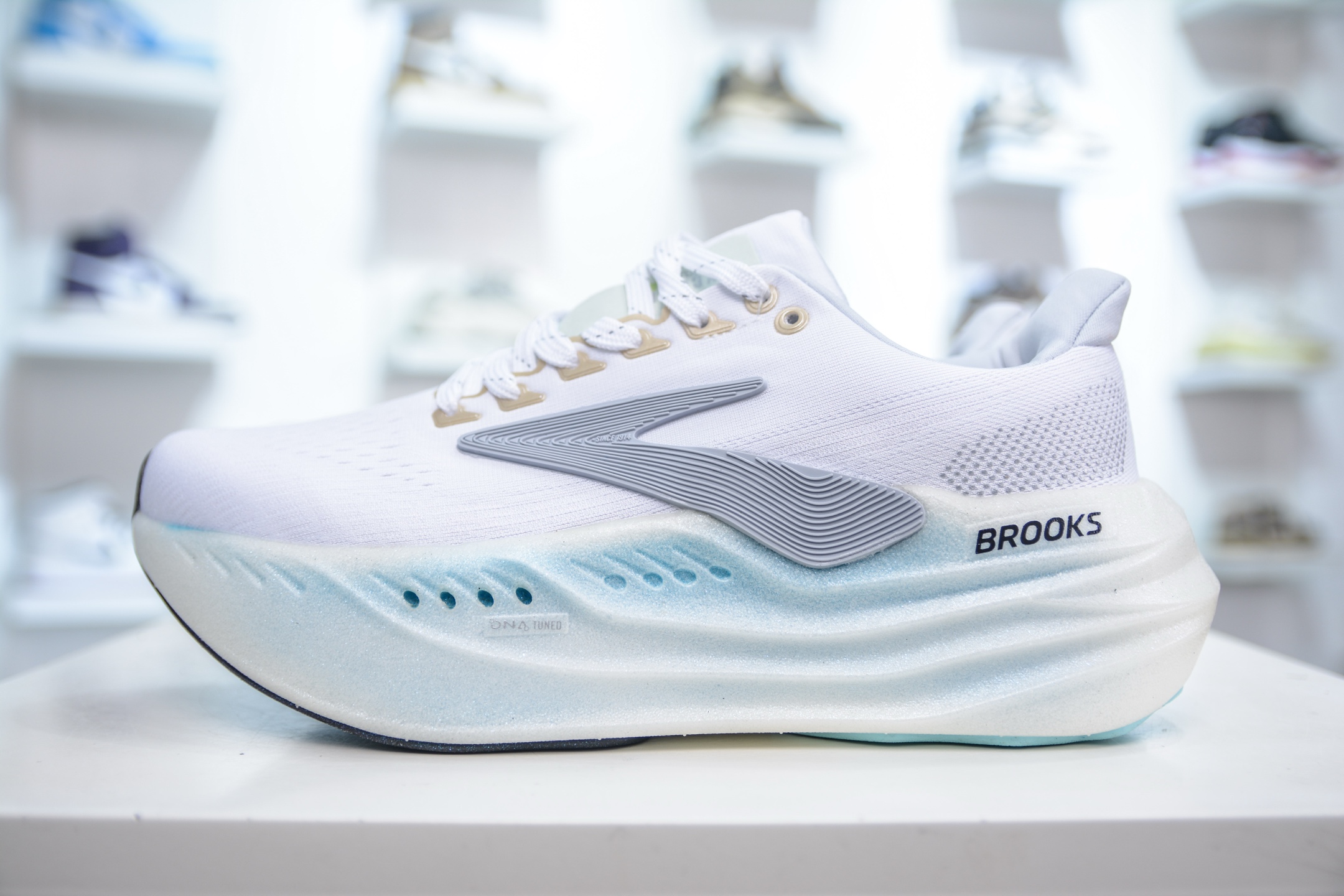 240 Brooks 布鲁克斯 Glycerin Max 超弹轻盈跑步鞋 120436 1B 166