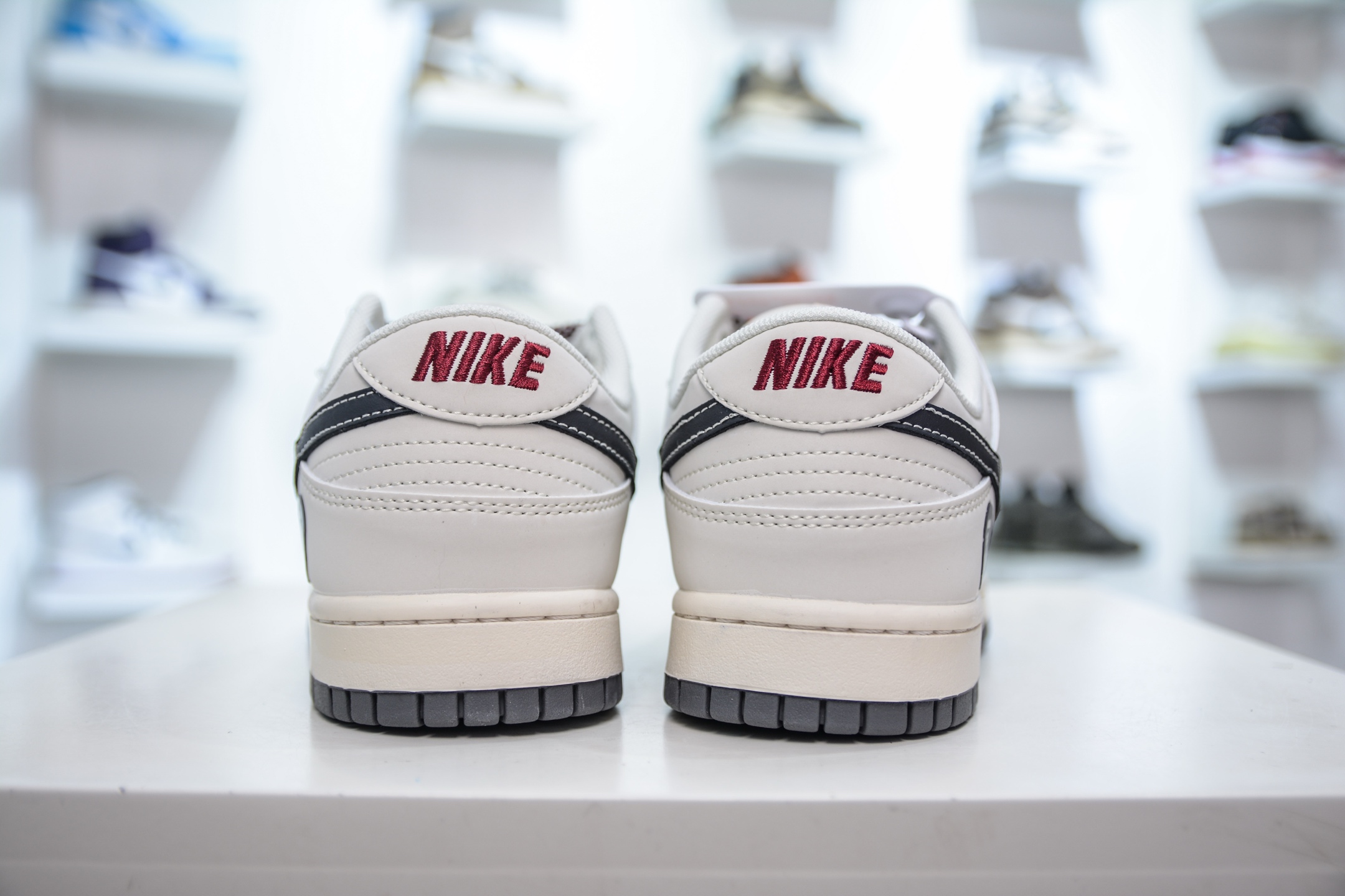 280 Nike SB Dunk Low x BAPE 猿人头联名-涂鸦红勾 JJ2508-561