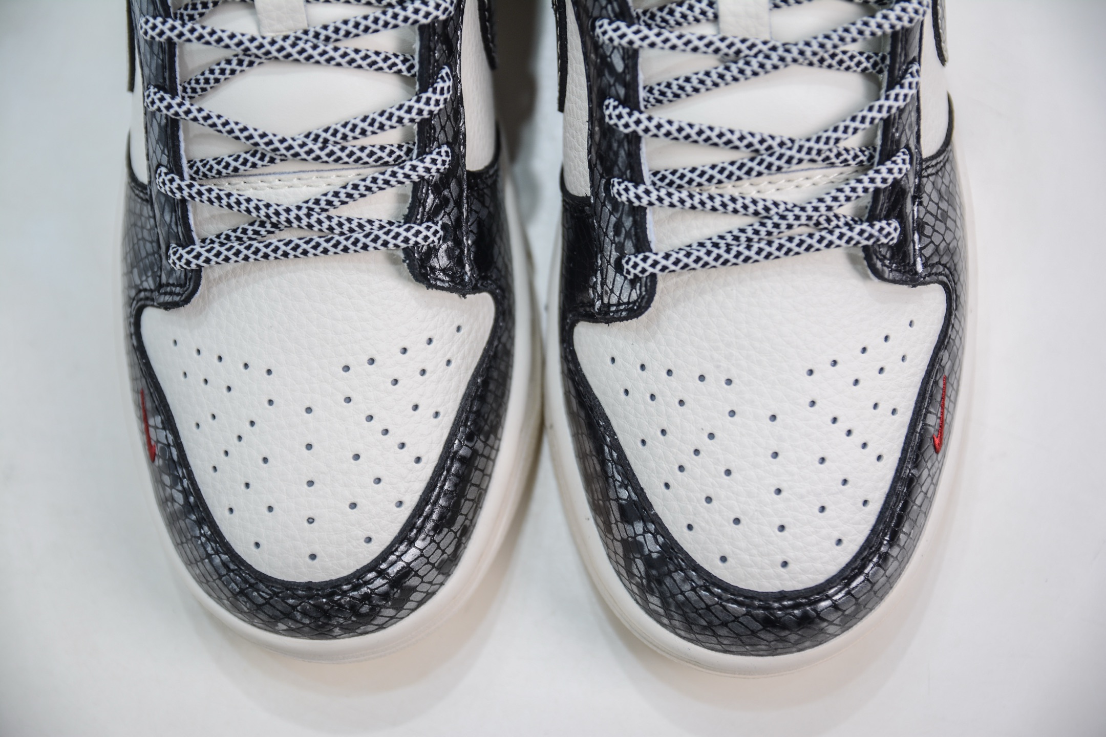 280 Nike SB Dunk Low 蛇年限定 银鳞银勾 YX5066-293