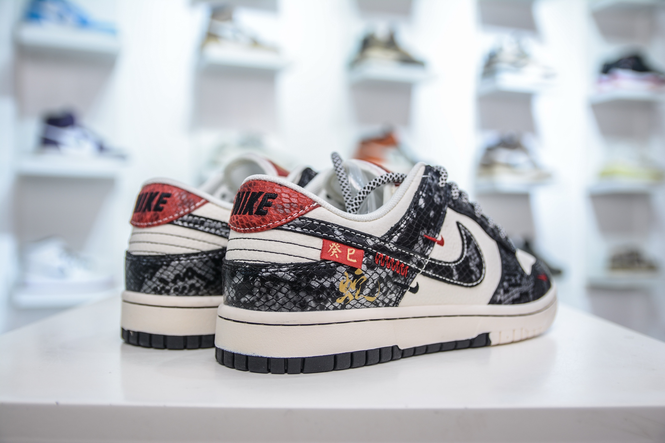 280 Nike SB Dunk Low 蛇年限定 银鳞银勾 YX5066-293