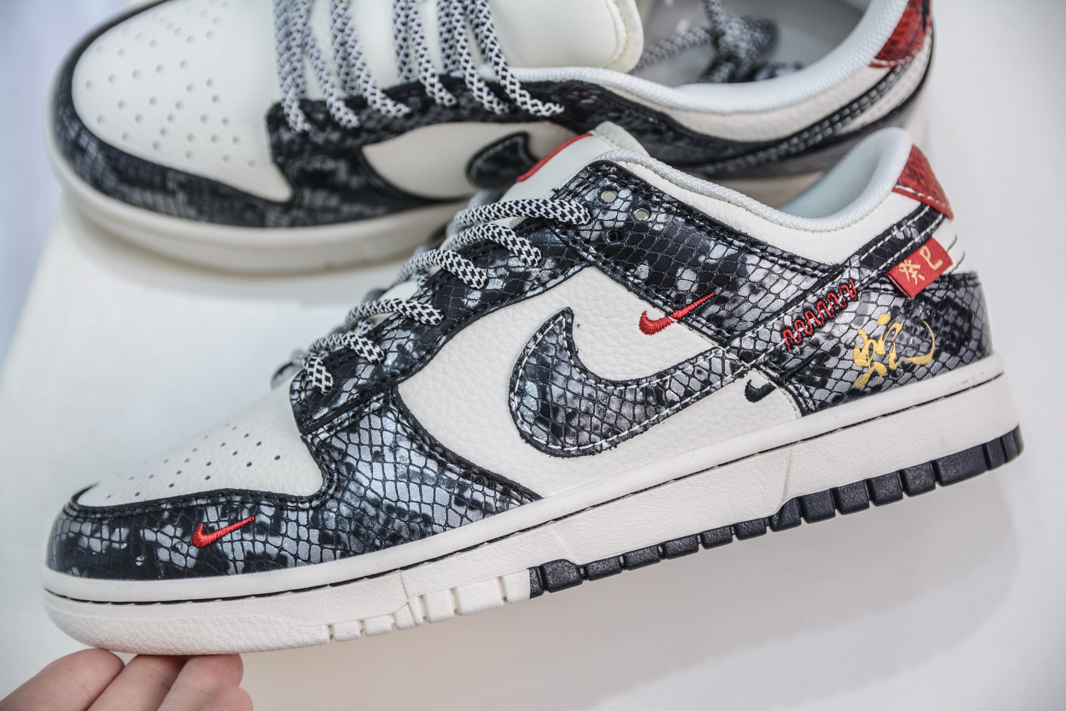 280 Nike SB Dunk Low 蛇年限定 银鳞银勾 YX5066-293