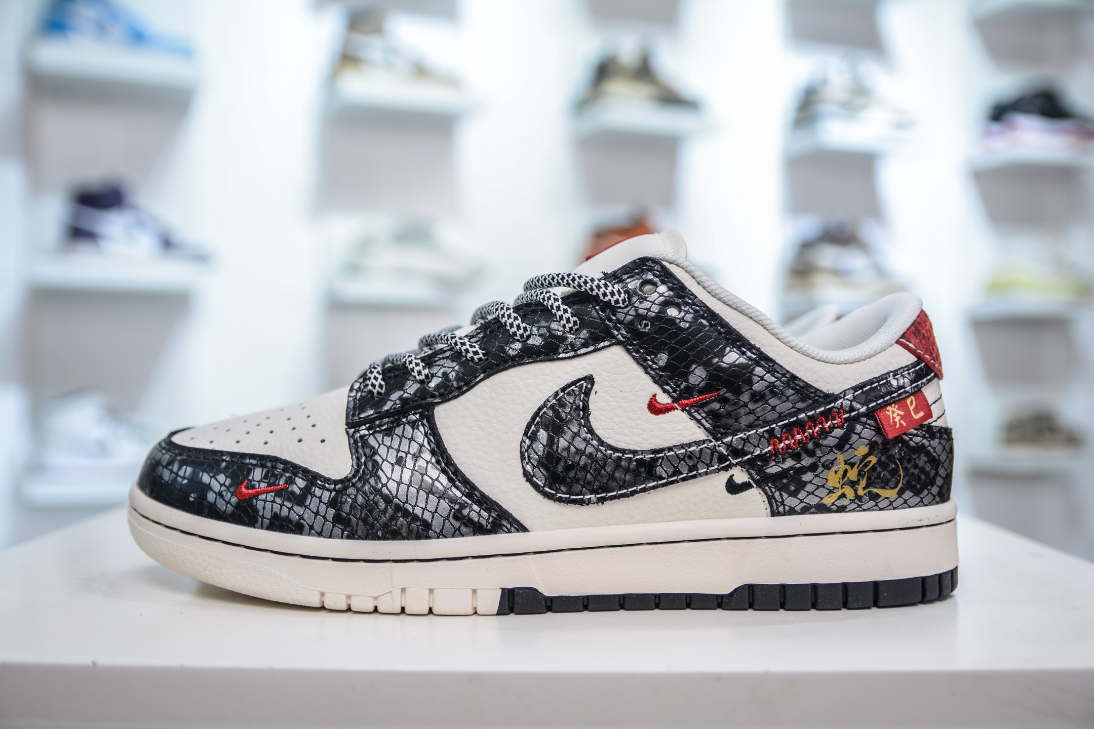 280 Nike SB Dunk Low 蛇年限定 银鳞银勾 YX5066-293
