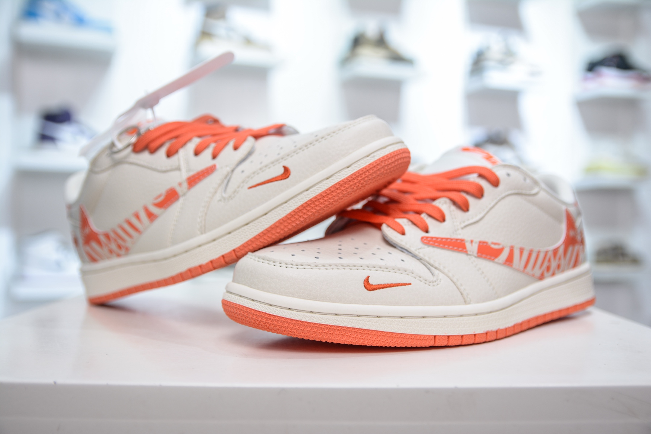 270 TS x Air Jordan x Stussy AJ1 Low 倒钩低帮联名斯图西-夏日橙 LD2025-020