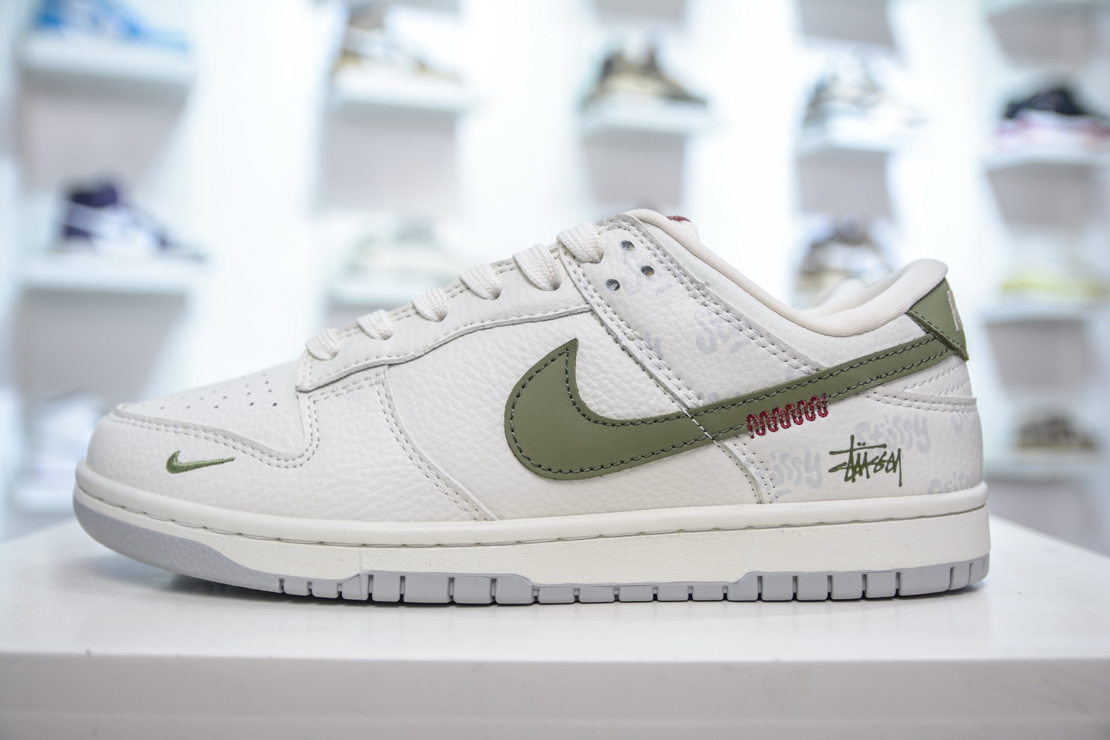 260 Nike SB Dunk Low x Stussy 斯图西联名-白绿 XY2026-156