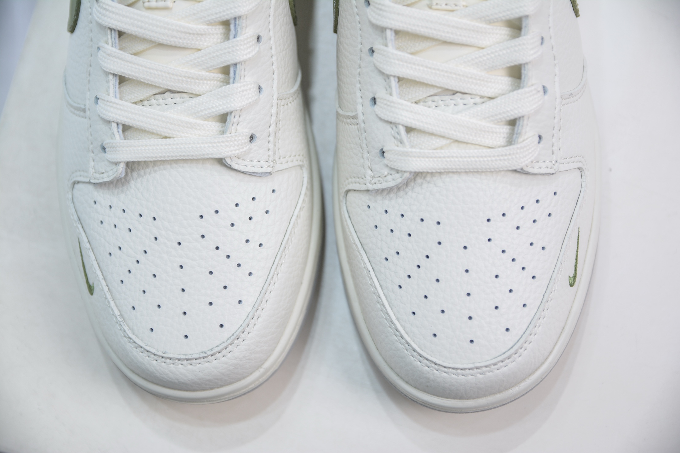 260 Nike SB Dunk Low x Stussy 斯图西联名-白绿 XY2026-156