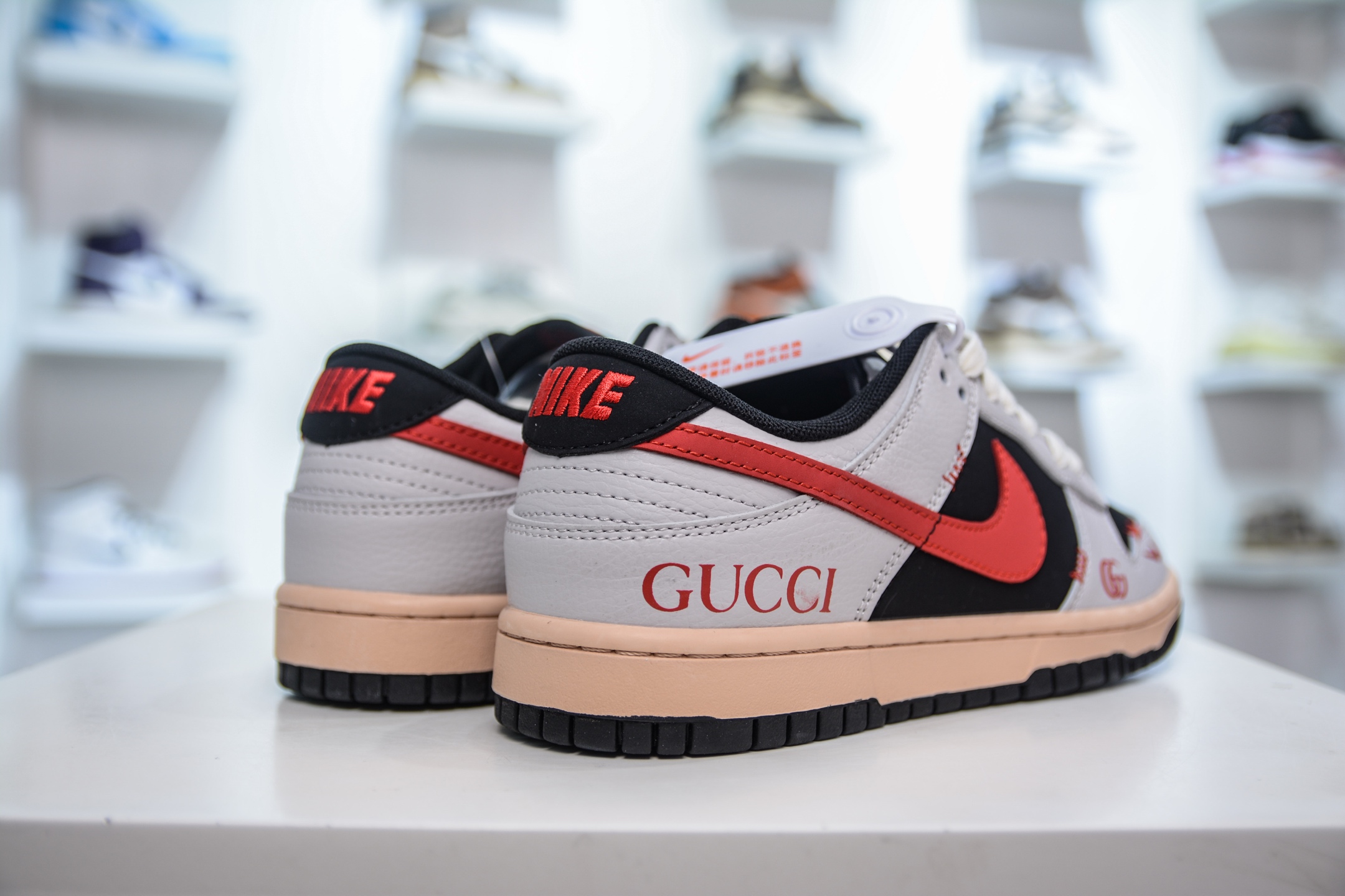 260 Gucci x Nike Dunk SB Low 古驰联名-黑白红 低帮休闲运动板鞋 XD1588-206