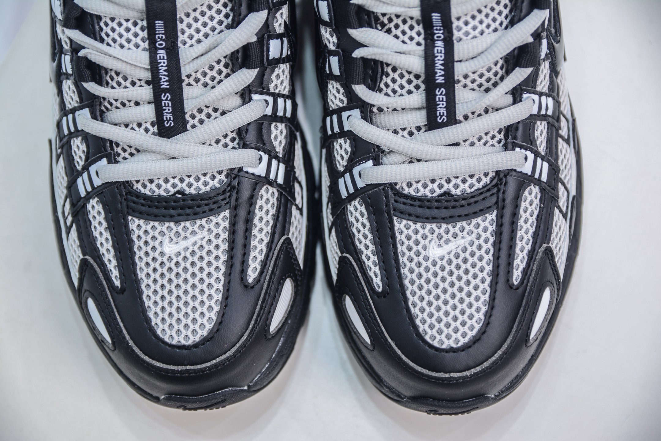 200 Nike Initiator Running 耐克INS 超火复古老爹跑鞋 HJ3488-002