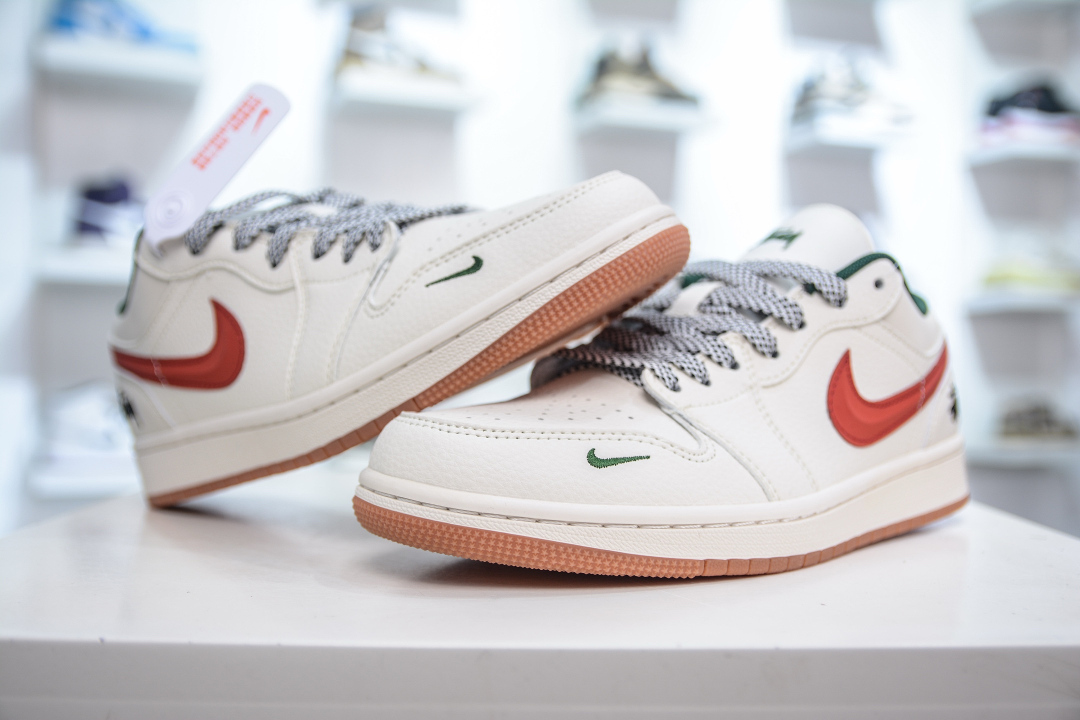 Air Jordan 1 Retro Low x Stussy 斯图西联名-米红立体勾 XS6086-560