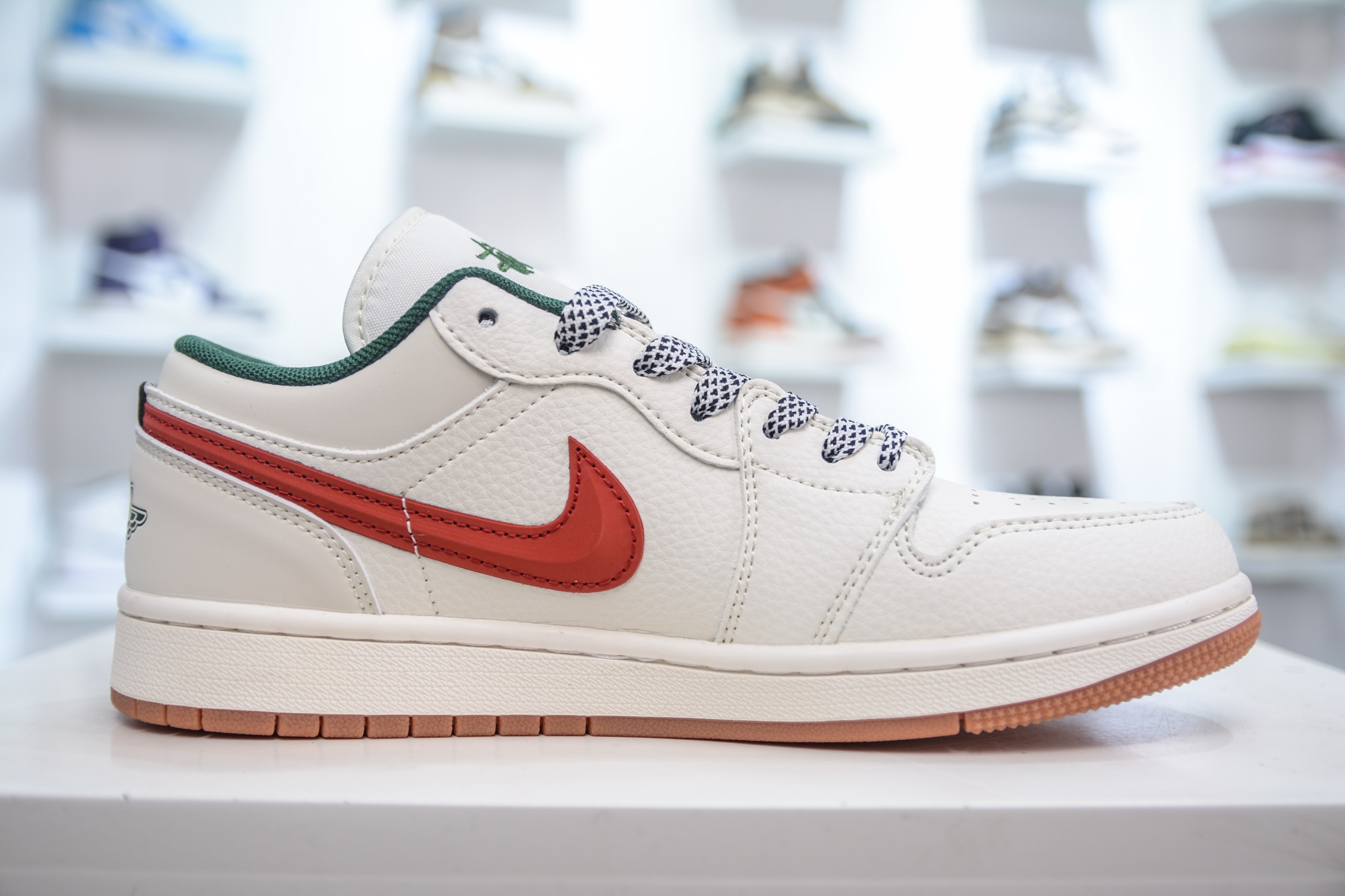 Air Jordan 1 Retro Low x Stussy 斯图西联名-米红立体勾 XS6086-560