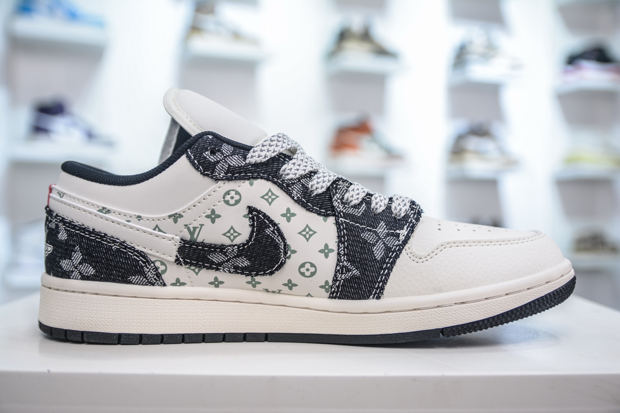 270 Air Jordan AJ1 Low X LV 低帮联名-白黑牛仔断勾 YX5066-332