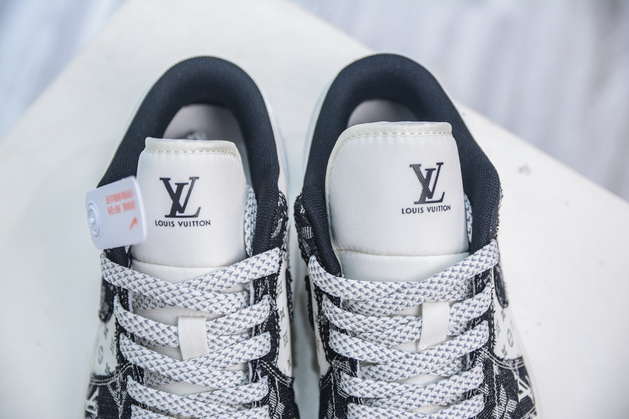 270 Air Jordan AJ1 Low X LV 低帮联名-白黑牛仔断勾 YX5066-332